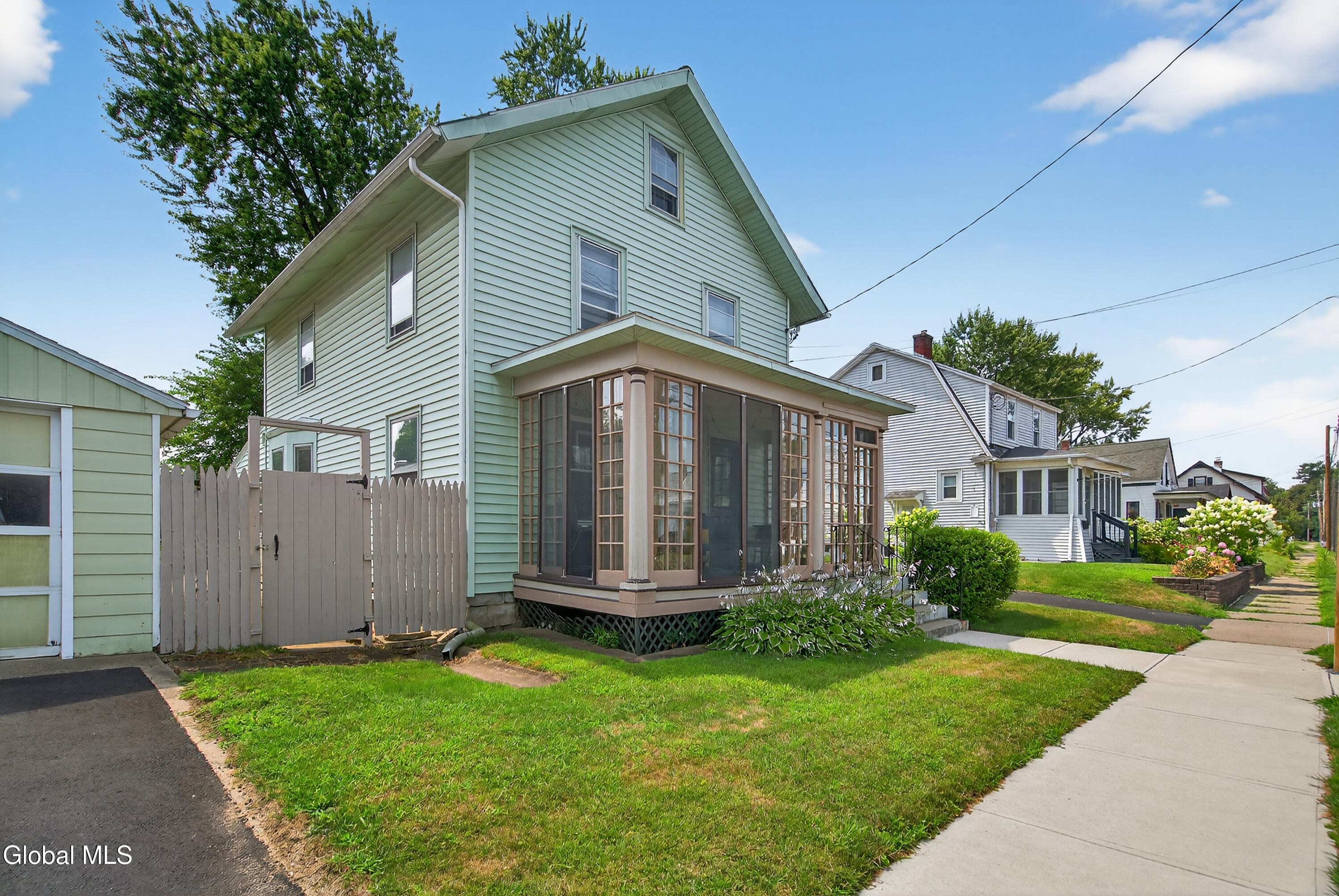 Scotia, New York 12302, United States, 3 Bedrooms Bedrooms, ,2 BathroomsBathrooms,Residential,Pending,187598