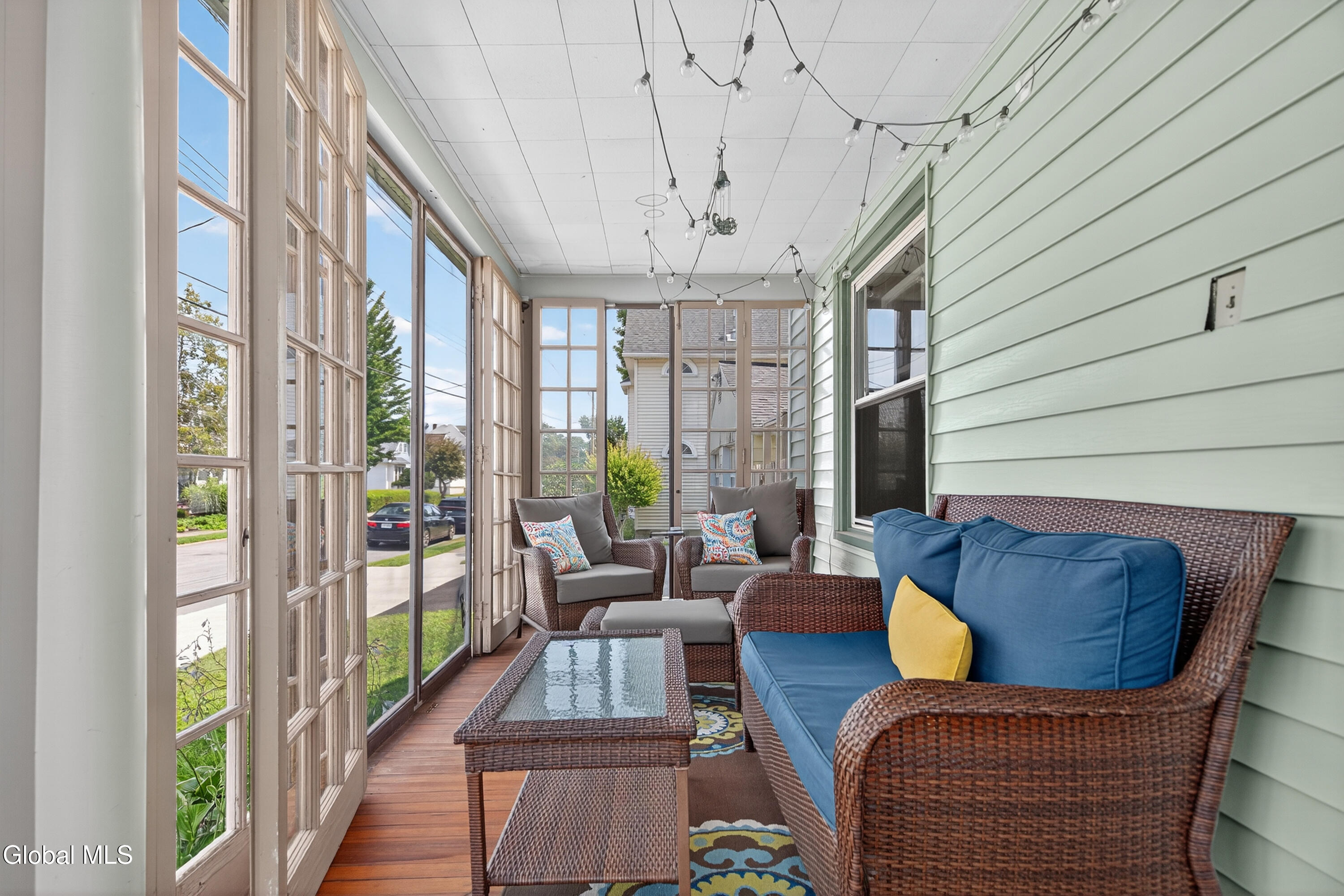 Scotia, New York 12302, United States, 3 Bedrooms Bedrooms, ,2 BathroomsBathrooms,Residential,Pending,187598