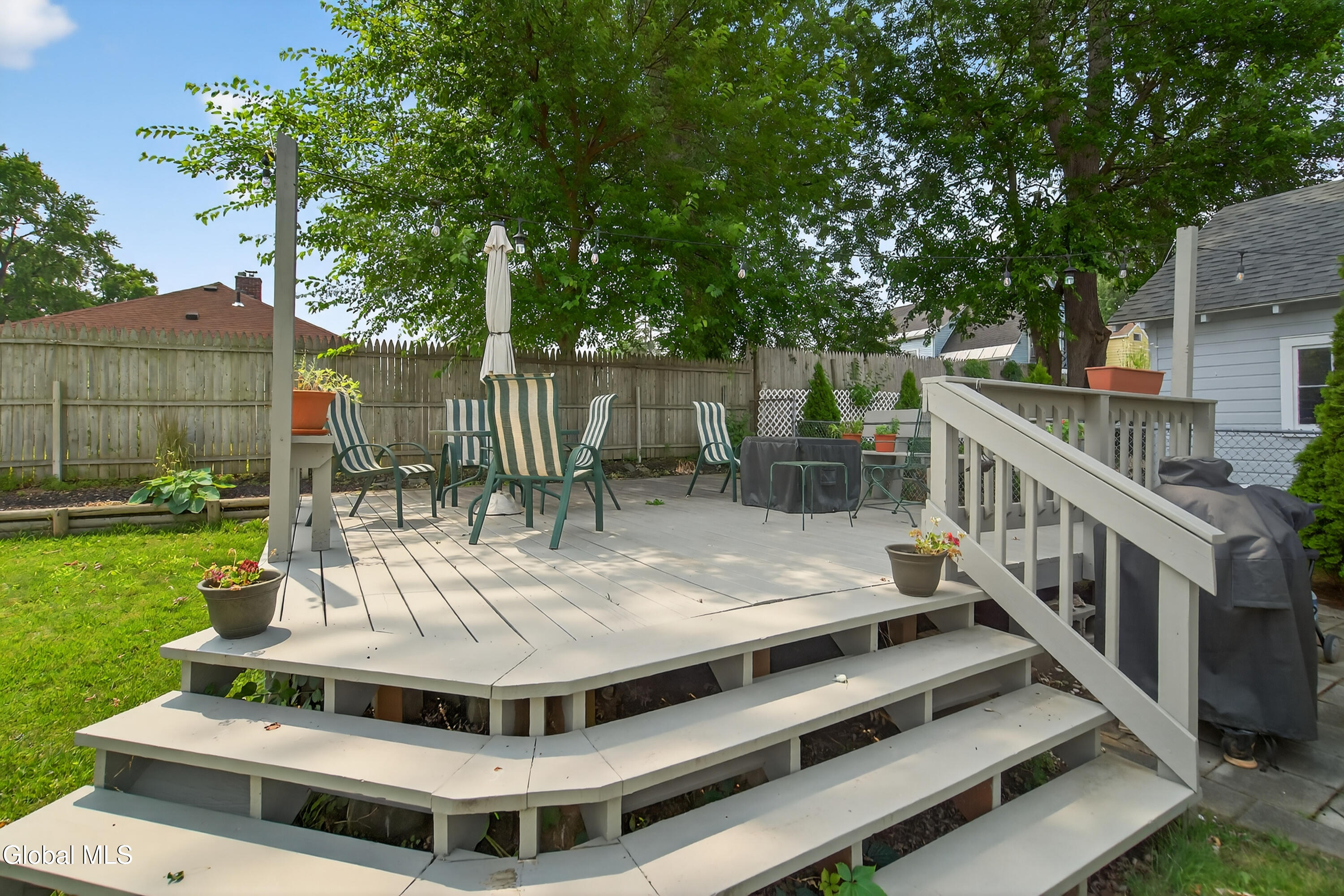 Scotia, New York 12302, United States, 3 Bedrooms Bedrooms, ,2 BathroomsBathrooms,Residential,Pending,187598