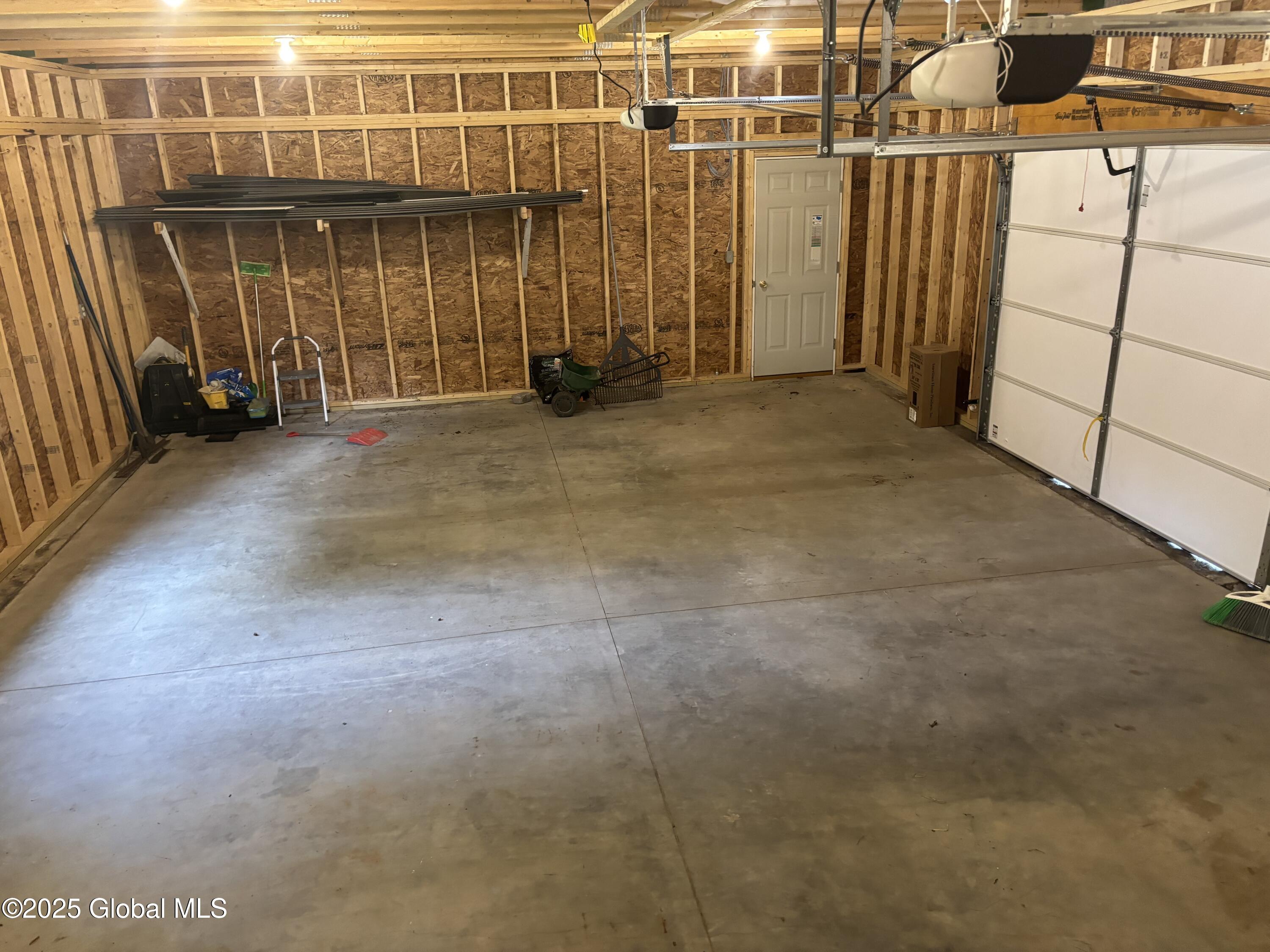 571 Mcqueen Road, Amsterdam, New York image 25