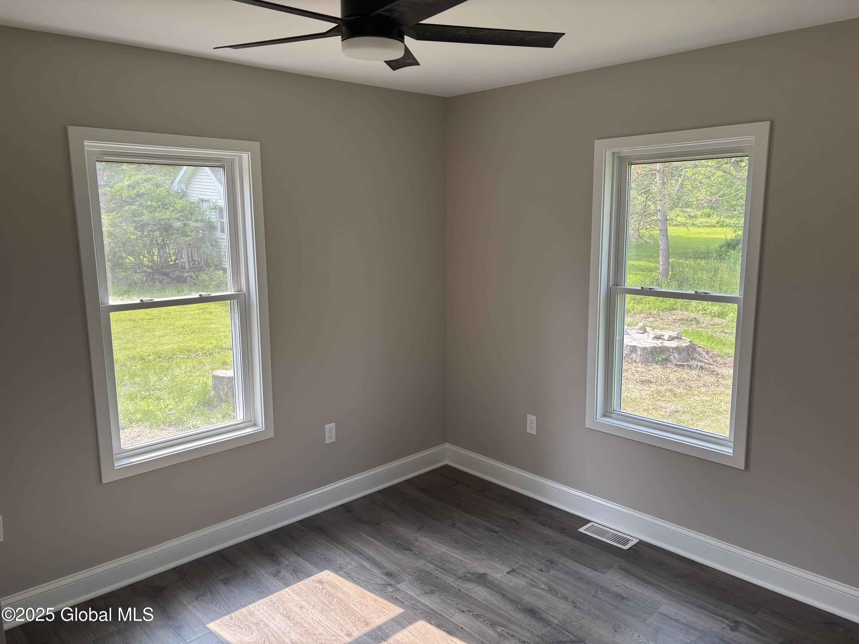 571 Mcqueen Road, Amsterdam, New York image 12