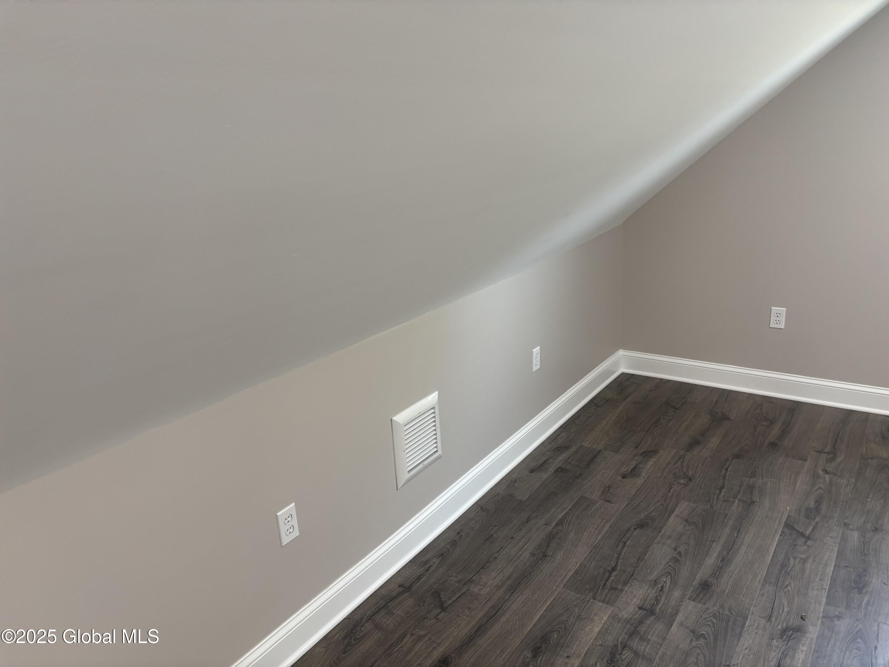 571 Mcqueen Road, Amsterdam, New York image 18