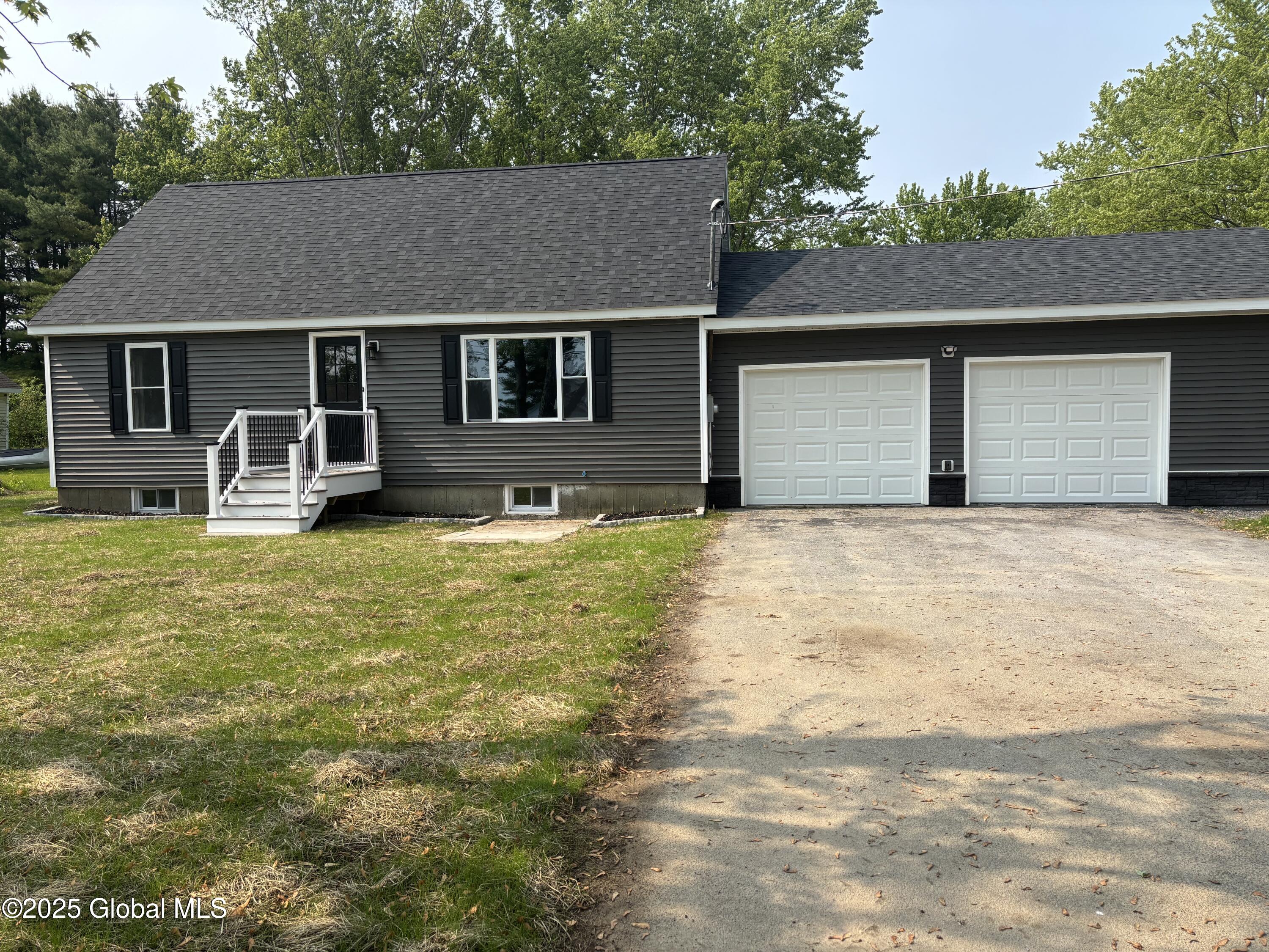 571 Mcqueen Road, Amsterdam, New York image 1