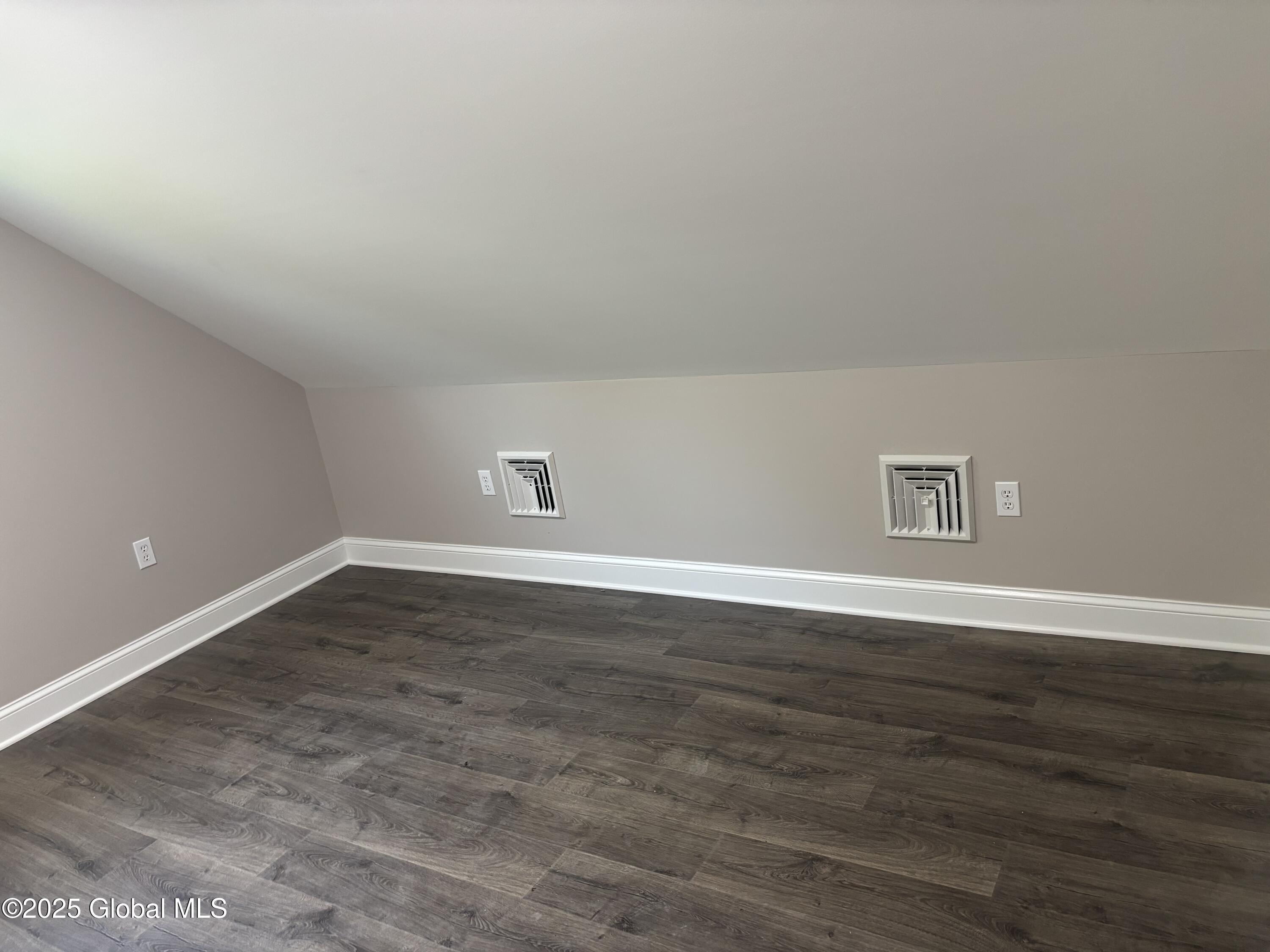 571 Mcqueen Road, Amsterdam, New York image 17