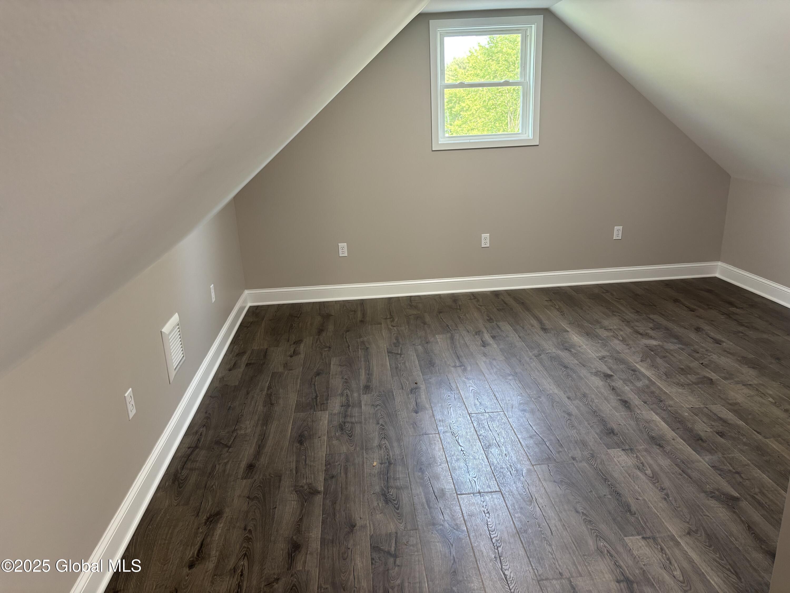 571 Mcqueen Road, Amsterdam, New York image 16