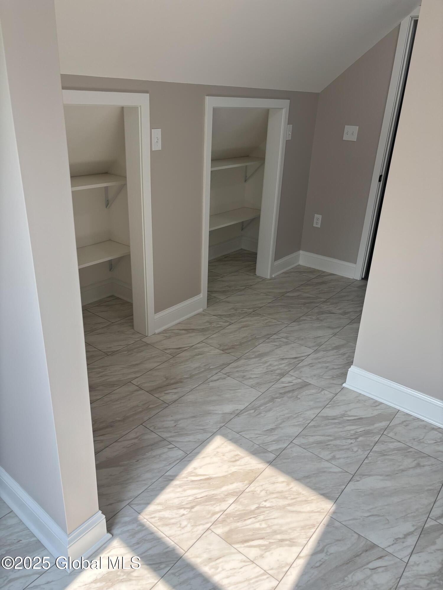 571 Mcqueen Road, Amsterdam, New York image 22