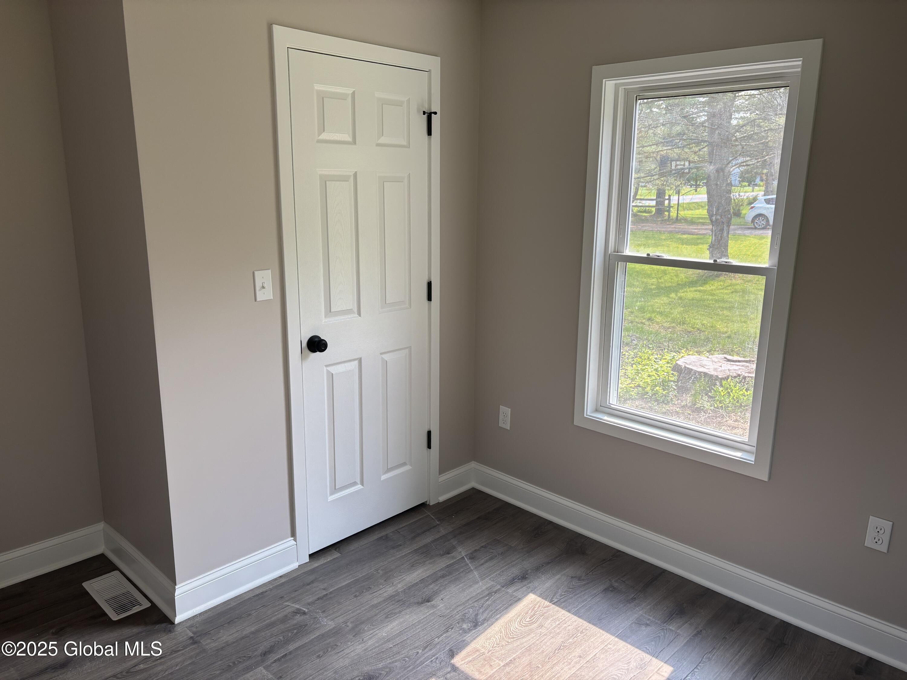 571 Mcqueen Road, Amsterdam, New York image 13