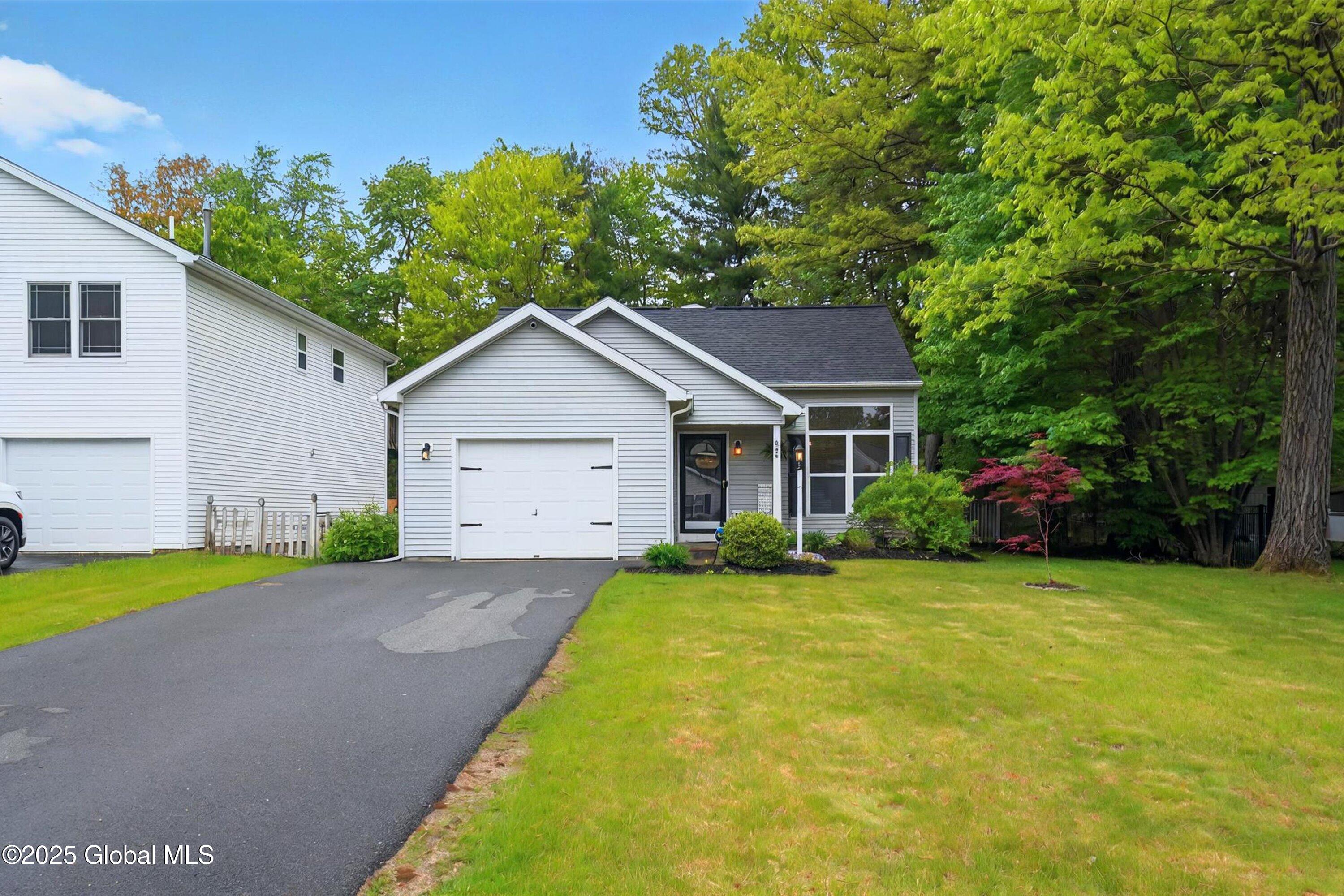 324 Meadowlark Drive, Ballston Spa, New York image 1