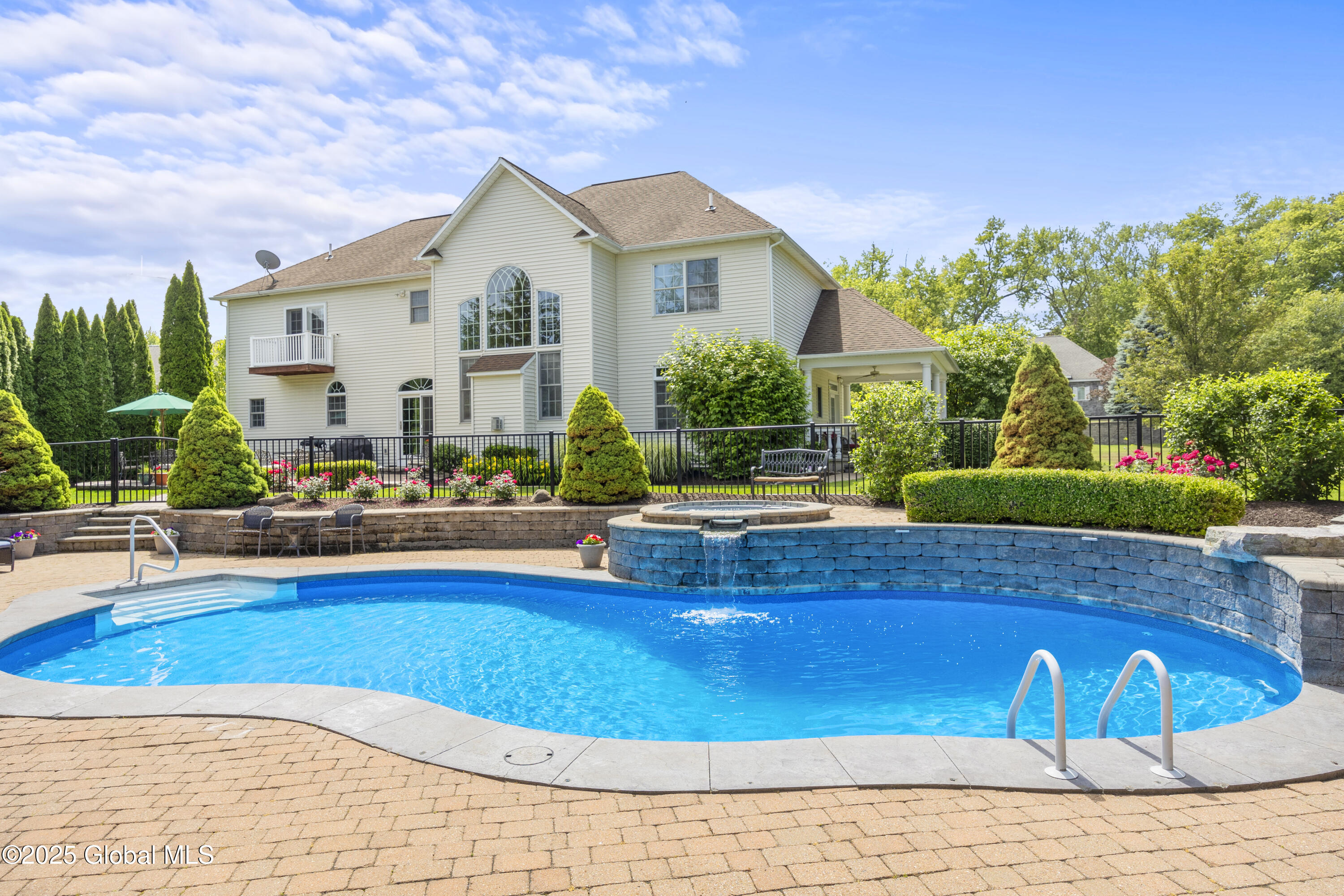2 Dynamo Court, Niskayuna, New York image 2