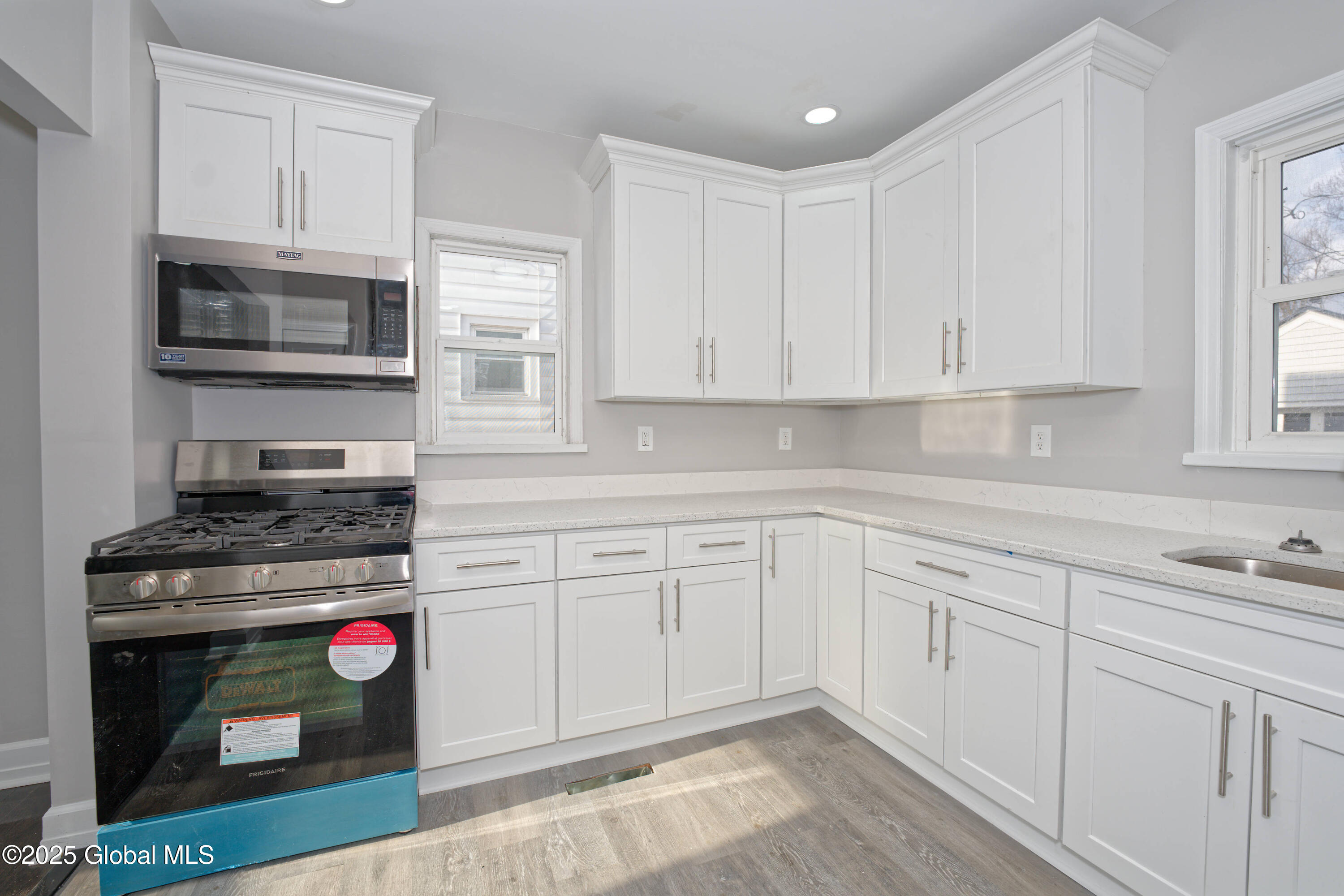 39 Ver Planck Street, Albany, New York image 16