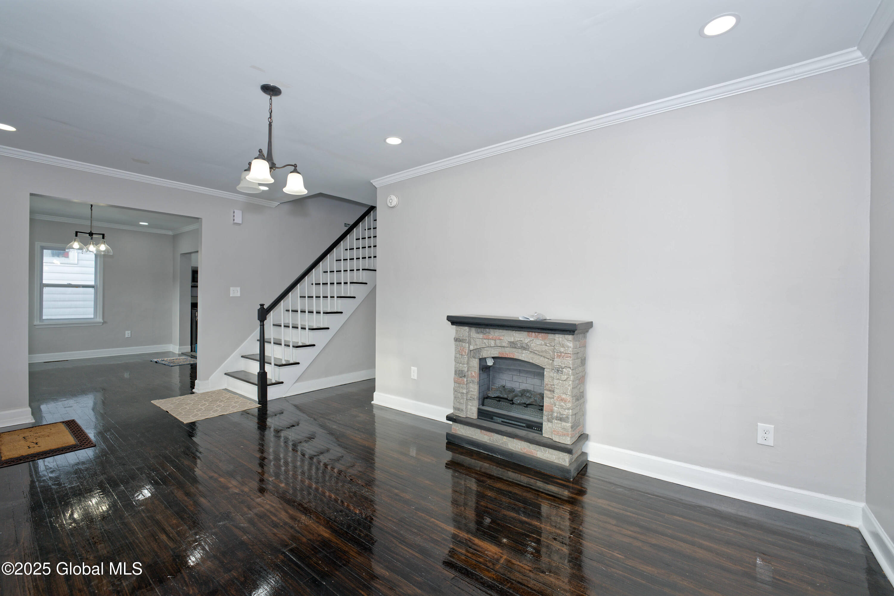 39 Ver Planck Street, Albany, New York image 8
