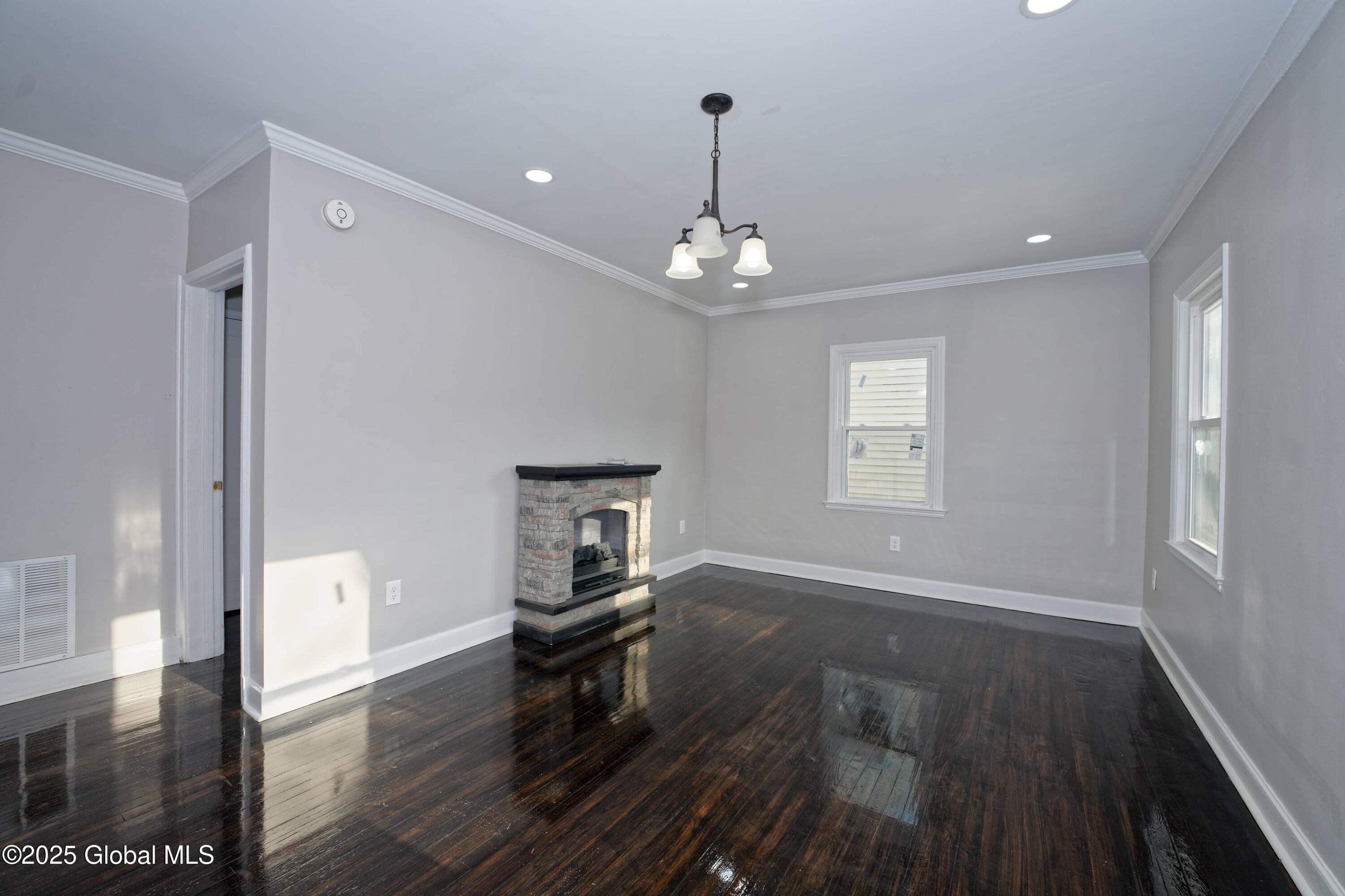 39 Ver Planck Street, Albany, New York image 7