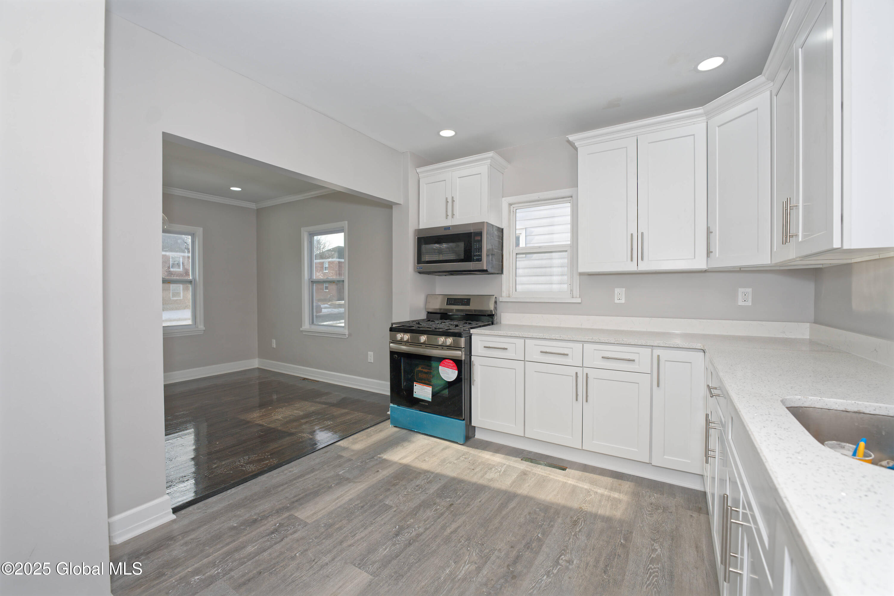 39 Ver Planck Street, Albany, New York image 13