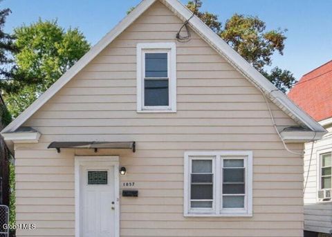 Photo of 1857 Foster Avenue, Schenectady, NY 12308 (MLS # 202612881)