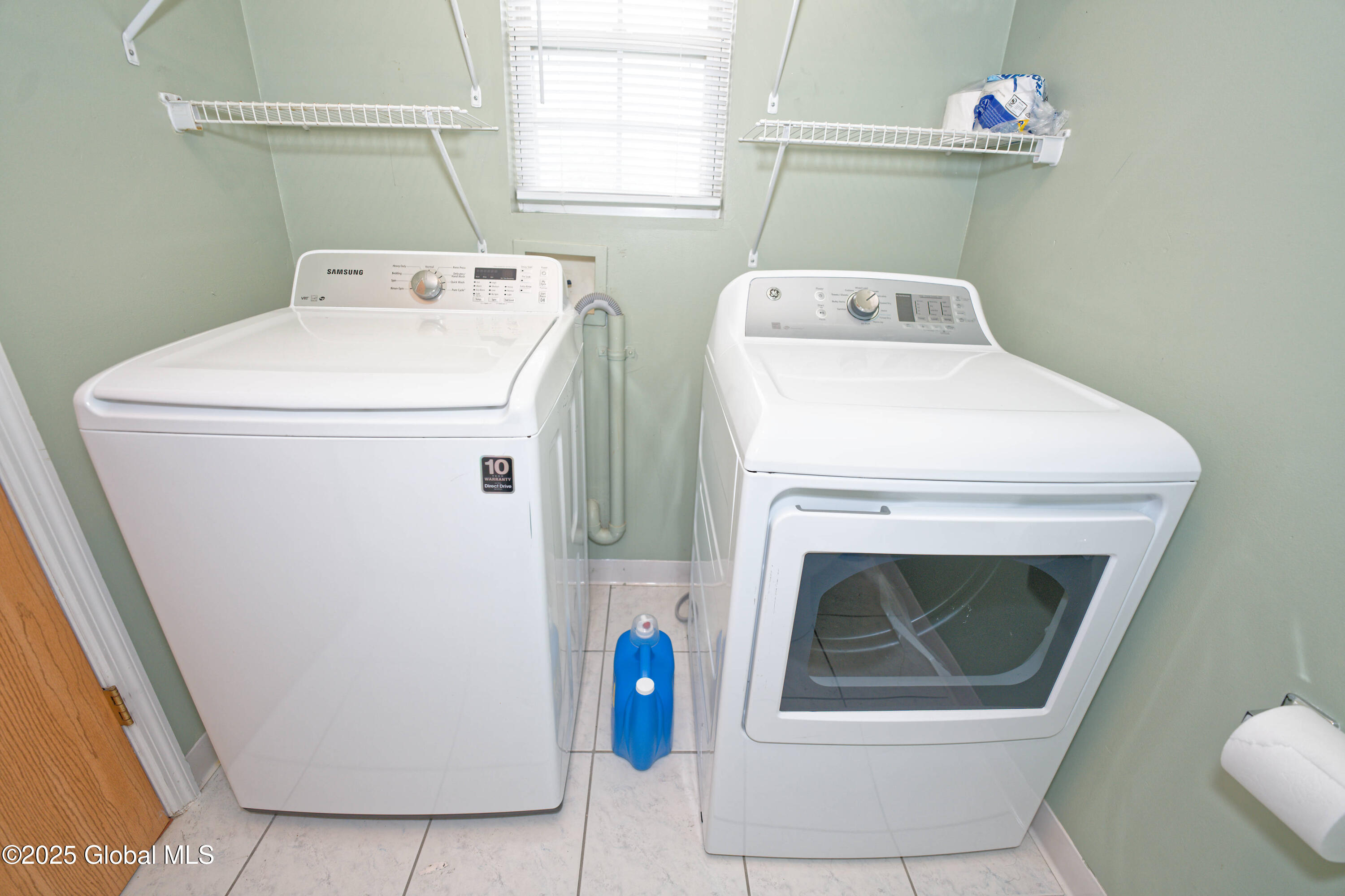 17 Diane Court, Cohoes, New York image 25