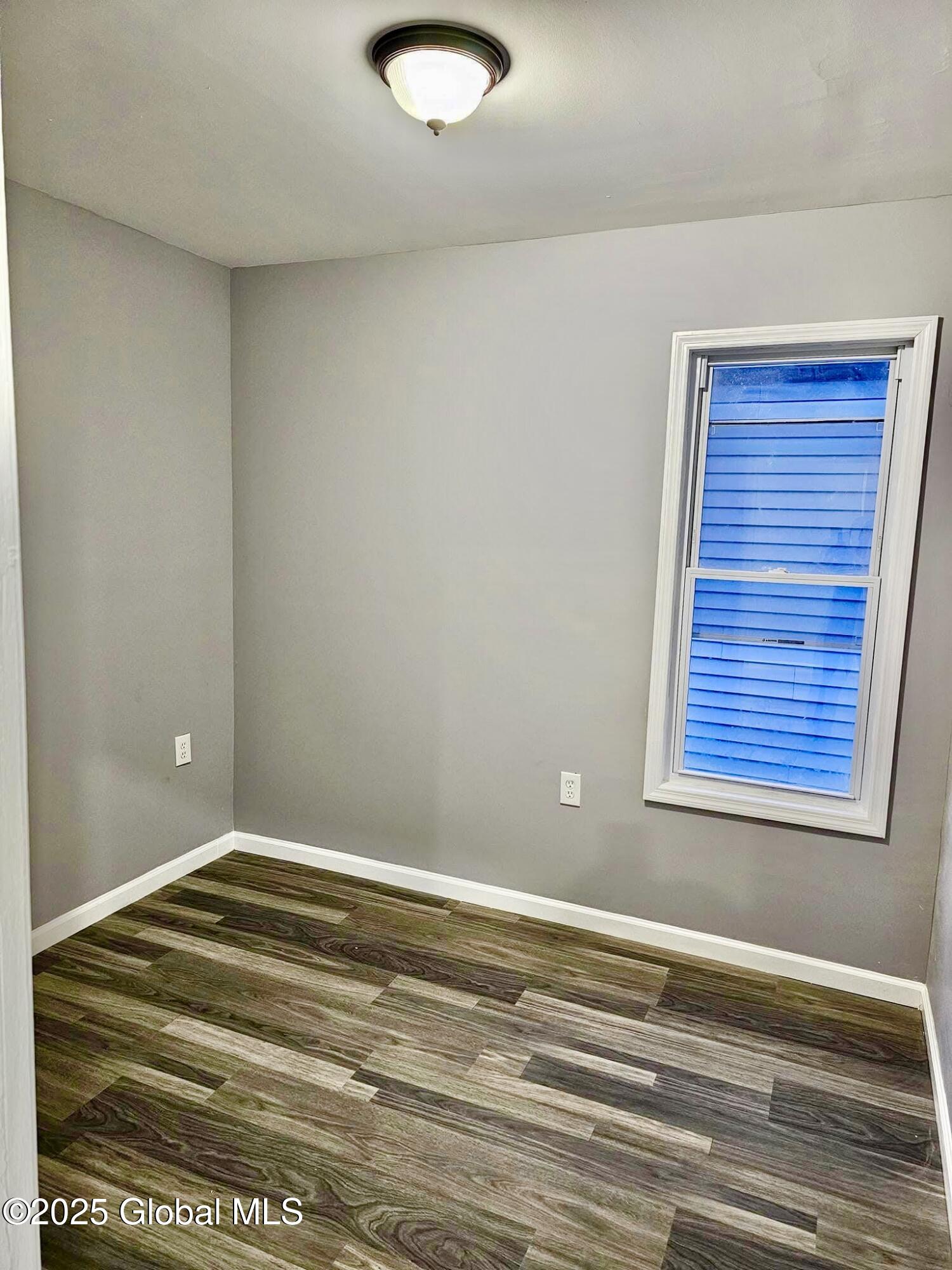 Schenectady, New York 12307, United States, 6 Bedrooms Bedrooms, ,2 BathroomsBathrooms,Residential,Active,162255