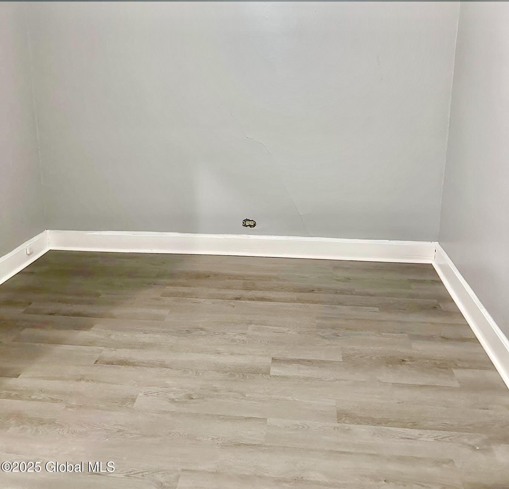 Schenectady, New York 12307, United States, 6 Bedrooms Bedrooms, ,2 BathroomsBathrooms,Residential,Active,162255