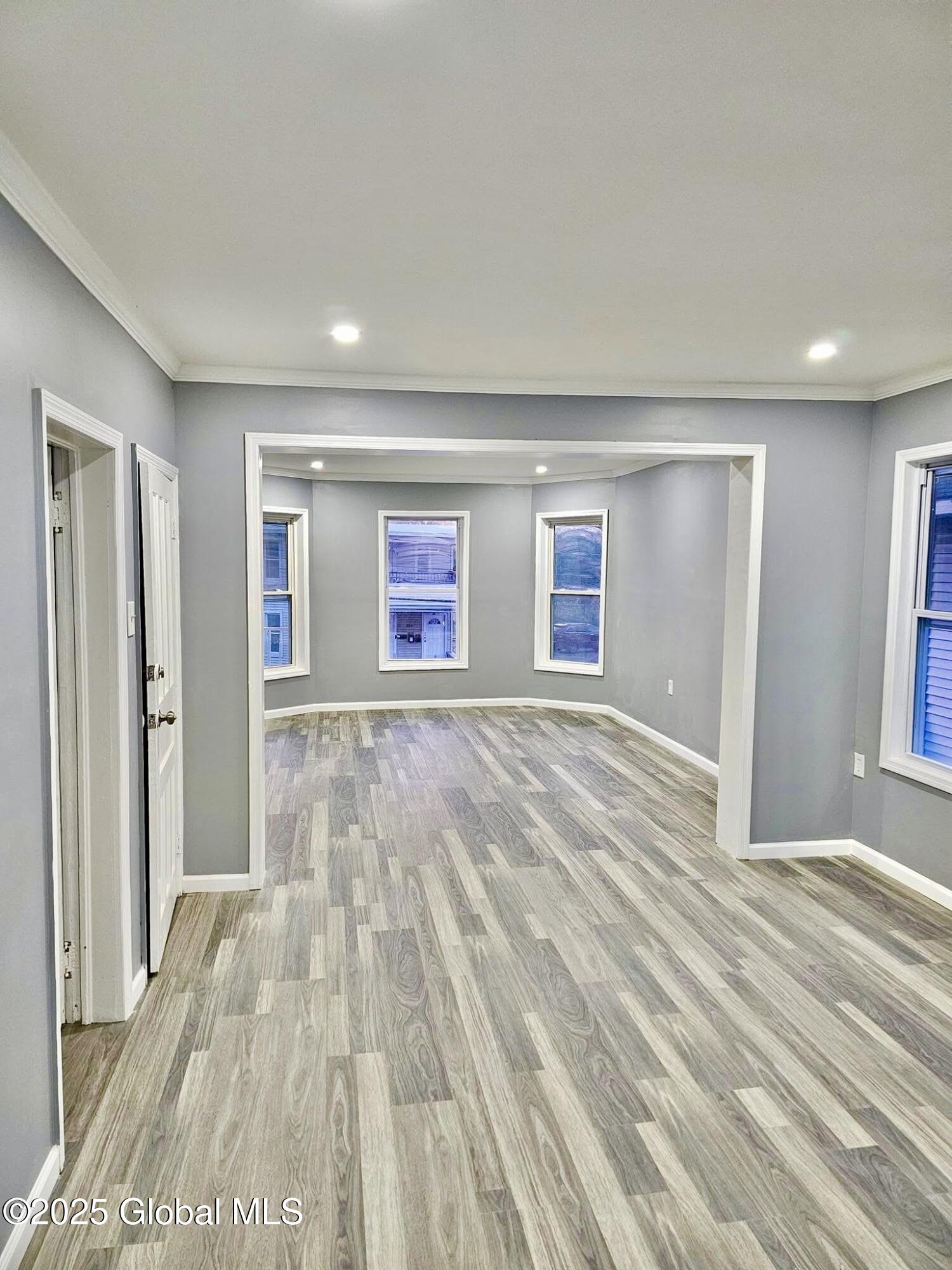 Schenectady, New York 12307, United States, 6 Bedrooms Bedrooms, ,2 BathroomsBathrooms,Residential,Active,162255