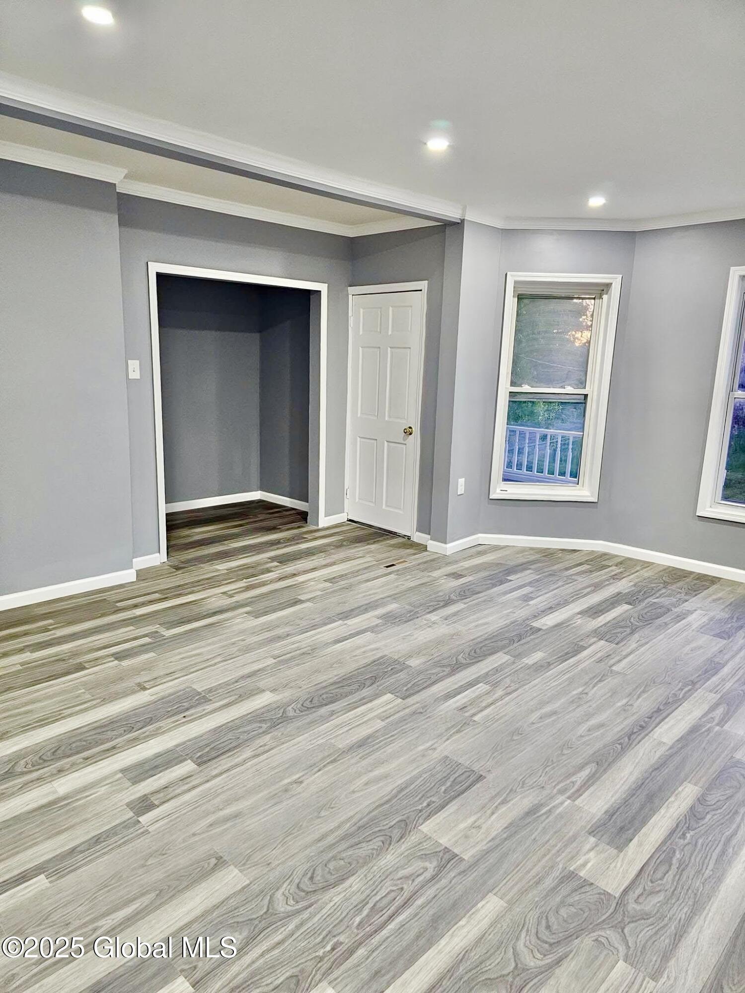 Schenectady, New York 12307, United States, 6 Bedrooms Bedrooms, ,2 BathroomsBathrooms,Residential,Active,162255