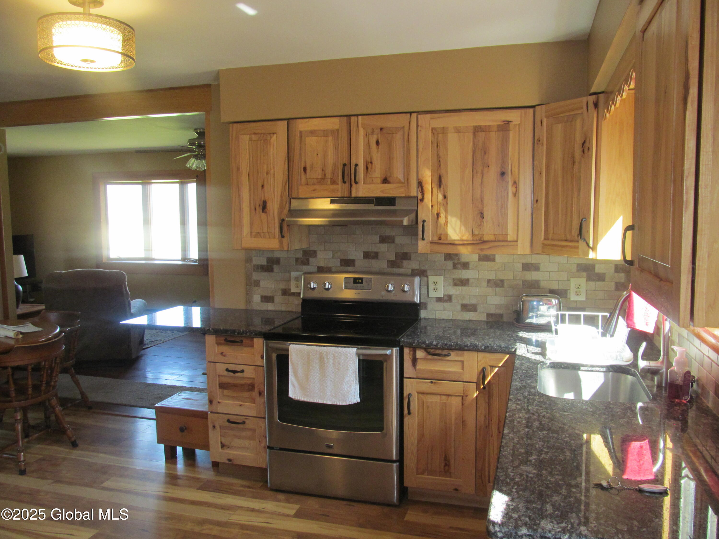 18 Thomson Road, Greenwich, New York image 4
