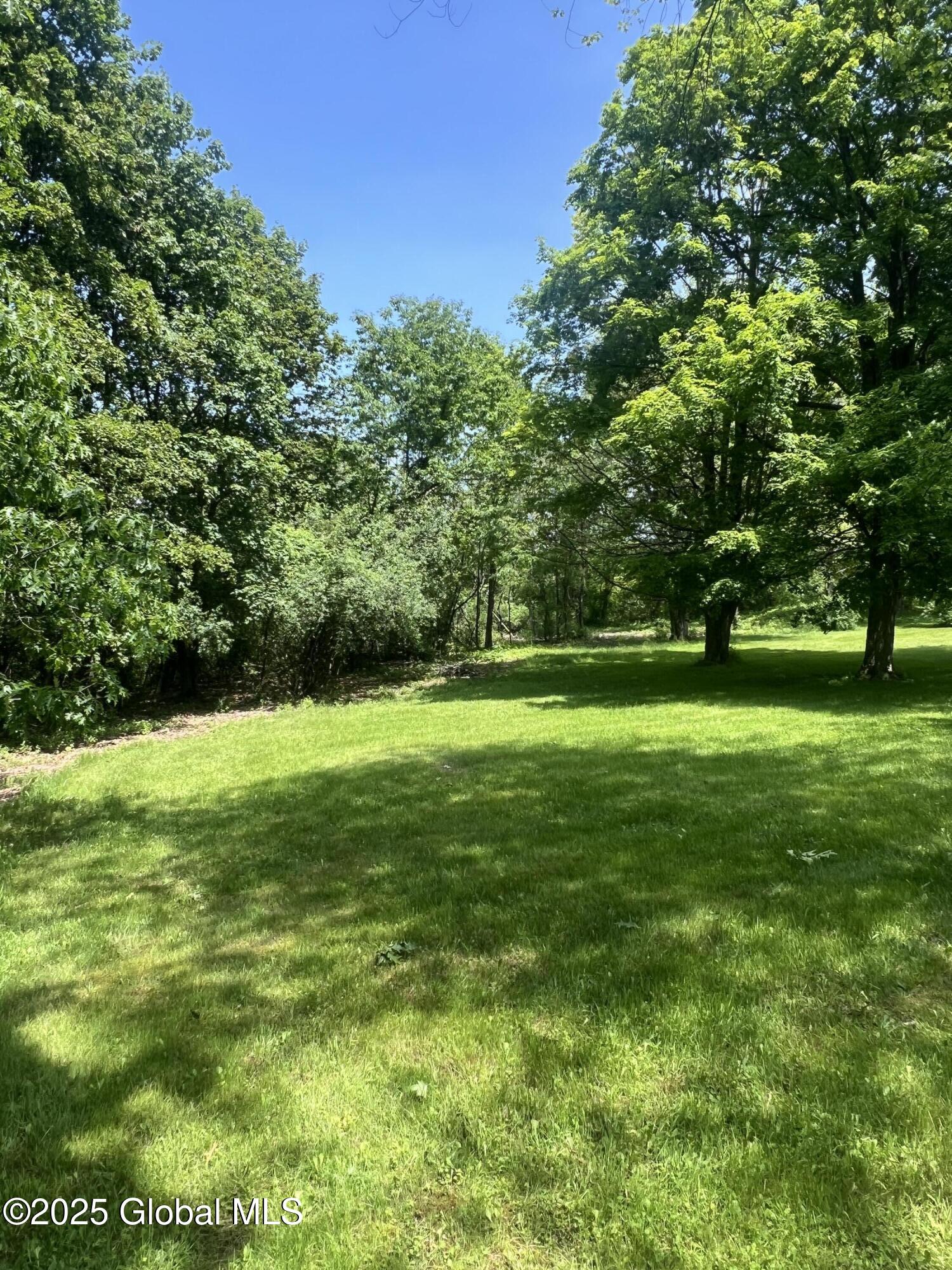 39 Tybush Lane, Troy, New York image 2