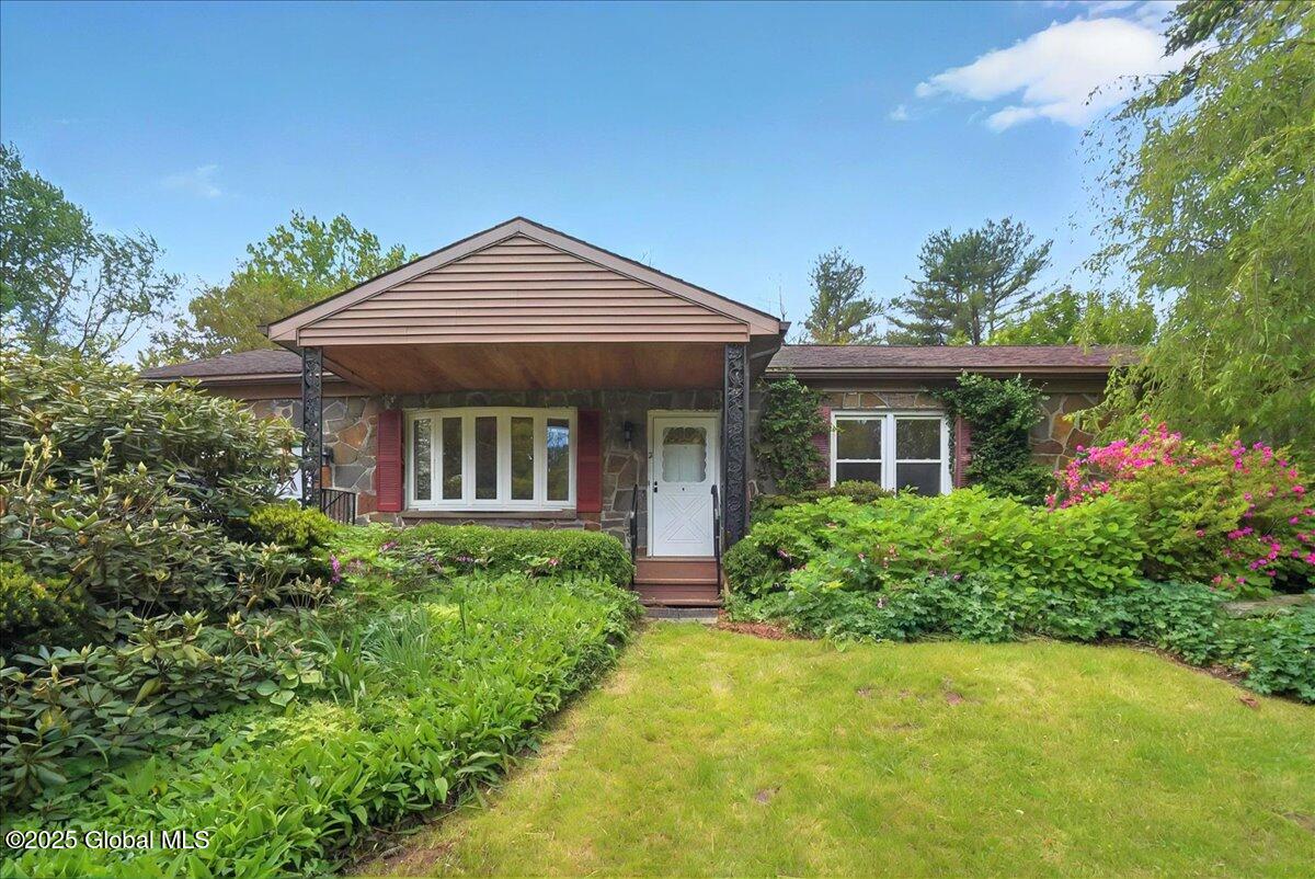 3 Hillandale Drive, Ballston Lake, New York image 1