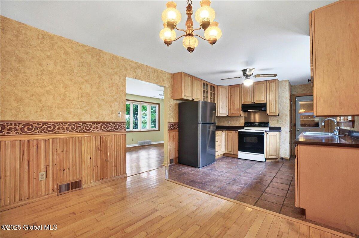 3 Hillandale Drive, Ballston Lake, New York image 6