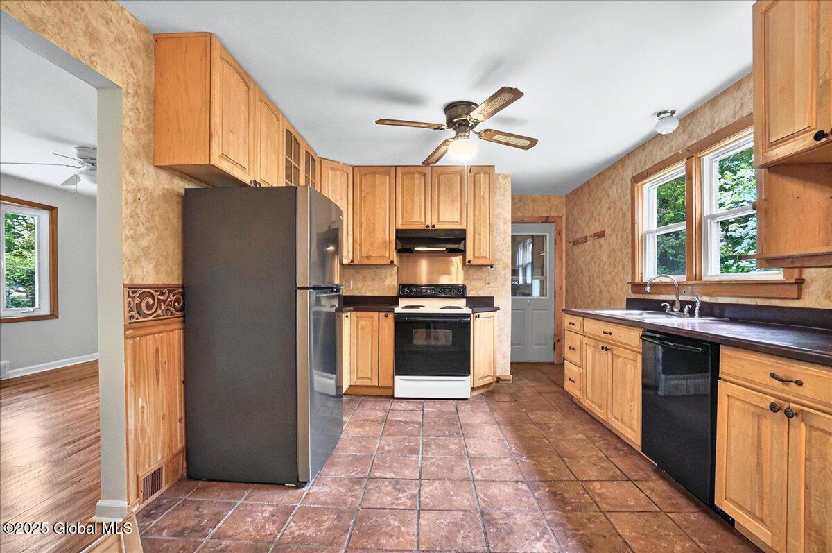 3 Hillandale Drive, Ballston Lake, New York image 7