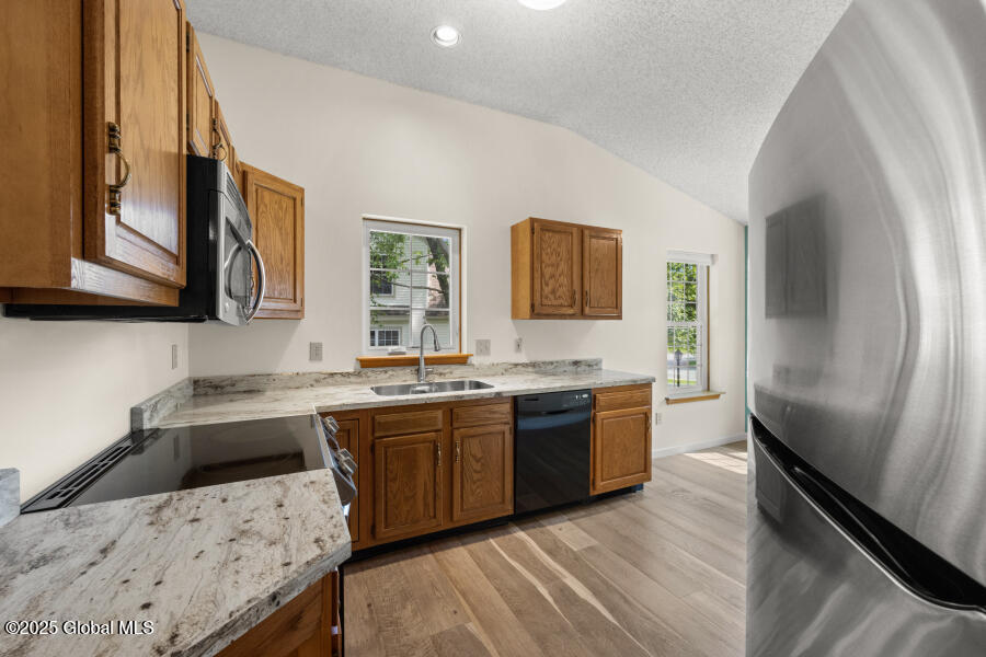 17 Malibu Hill, Rensselaer, New York image 8