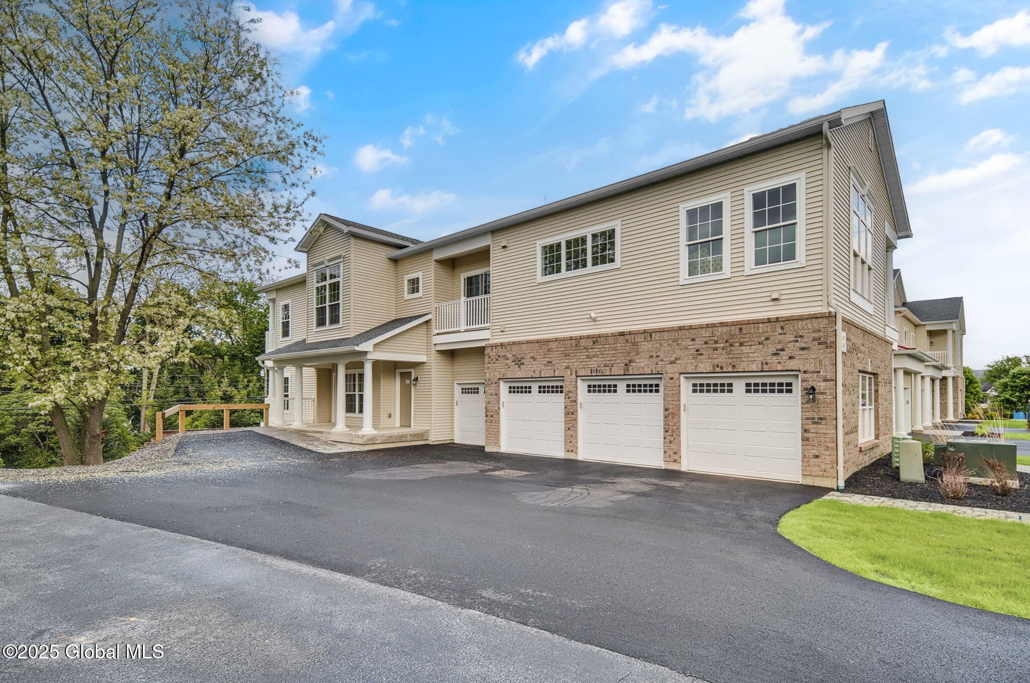 601 Vly Pointe Drive, Niskayuna, New York image 2