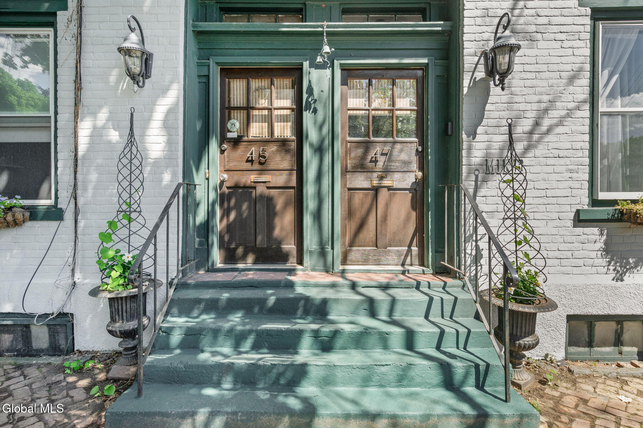 45 Front Street