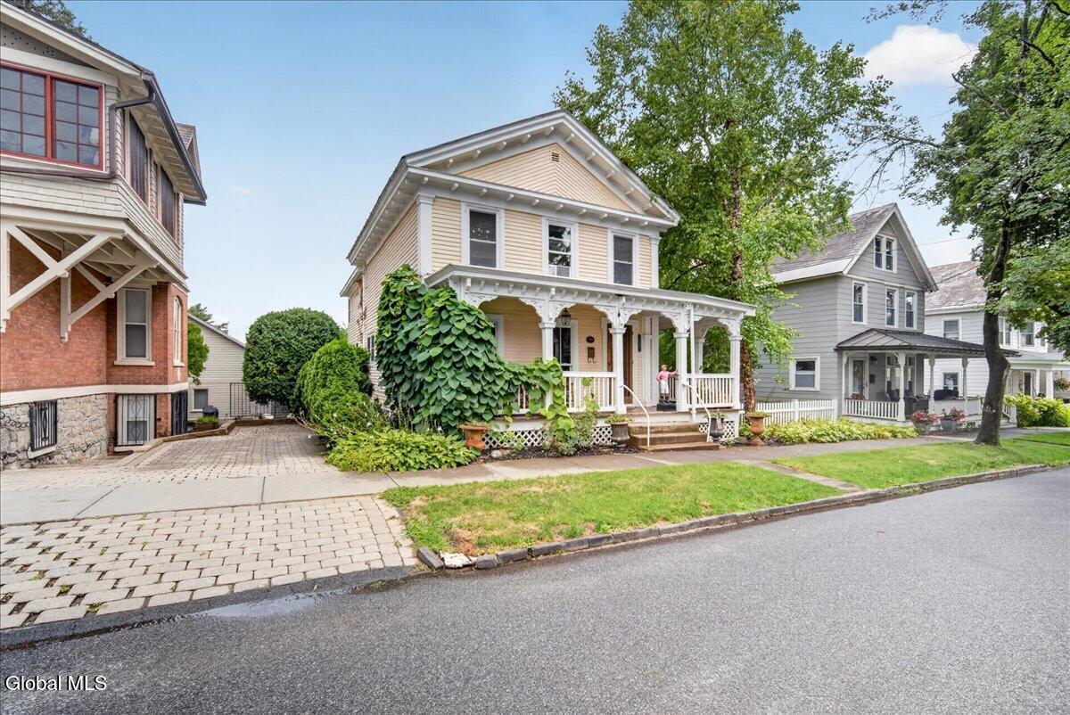 154 Woodlawn Avenue