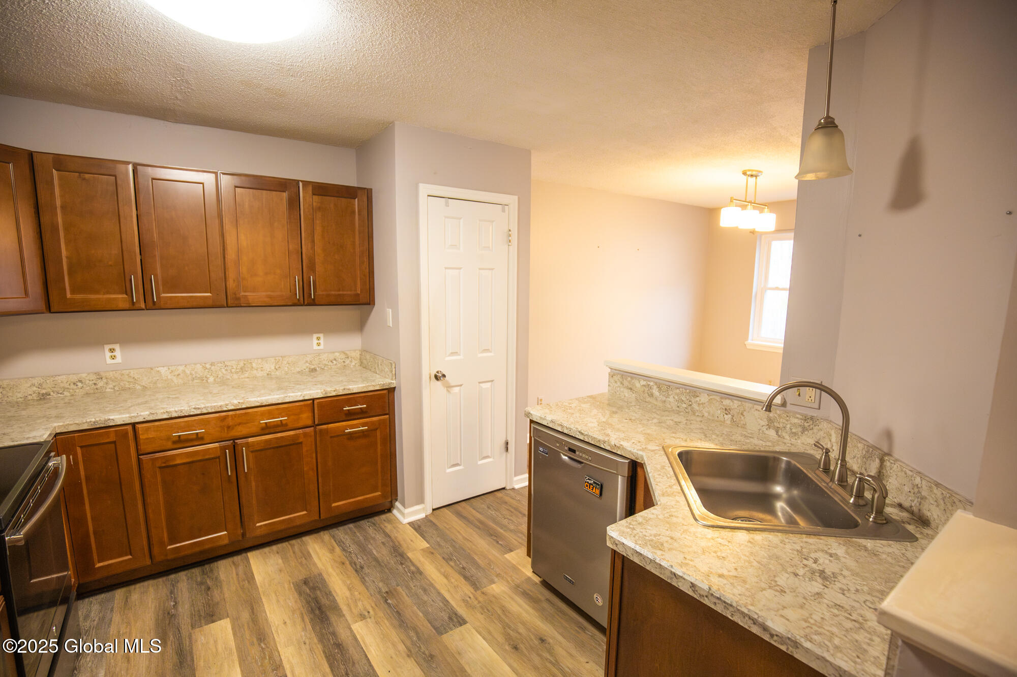 29 Fairwood Drive, Queensbury, New York image 4
