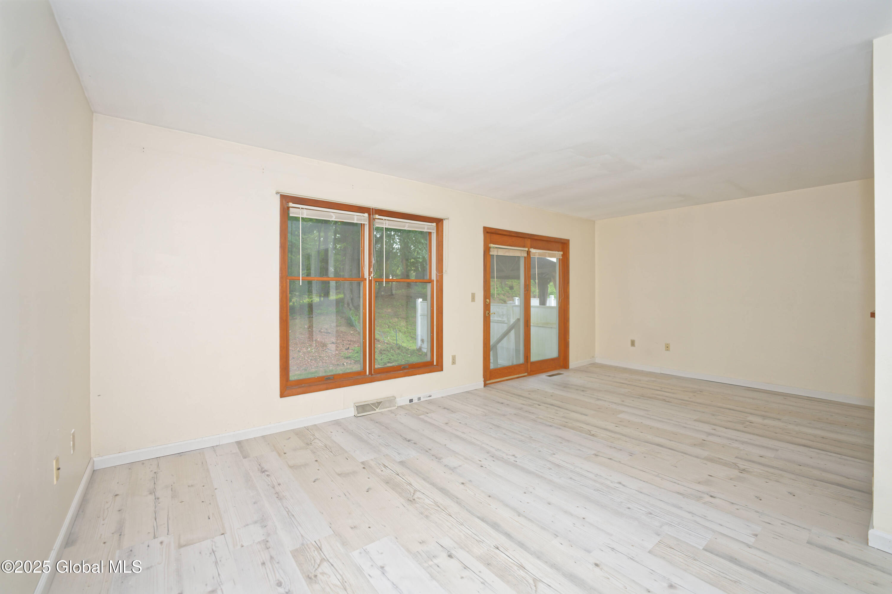 69 Brenden Court, Clifton Park, New York image 8