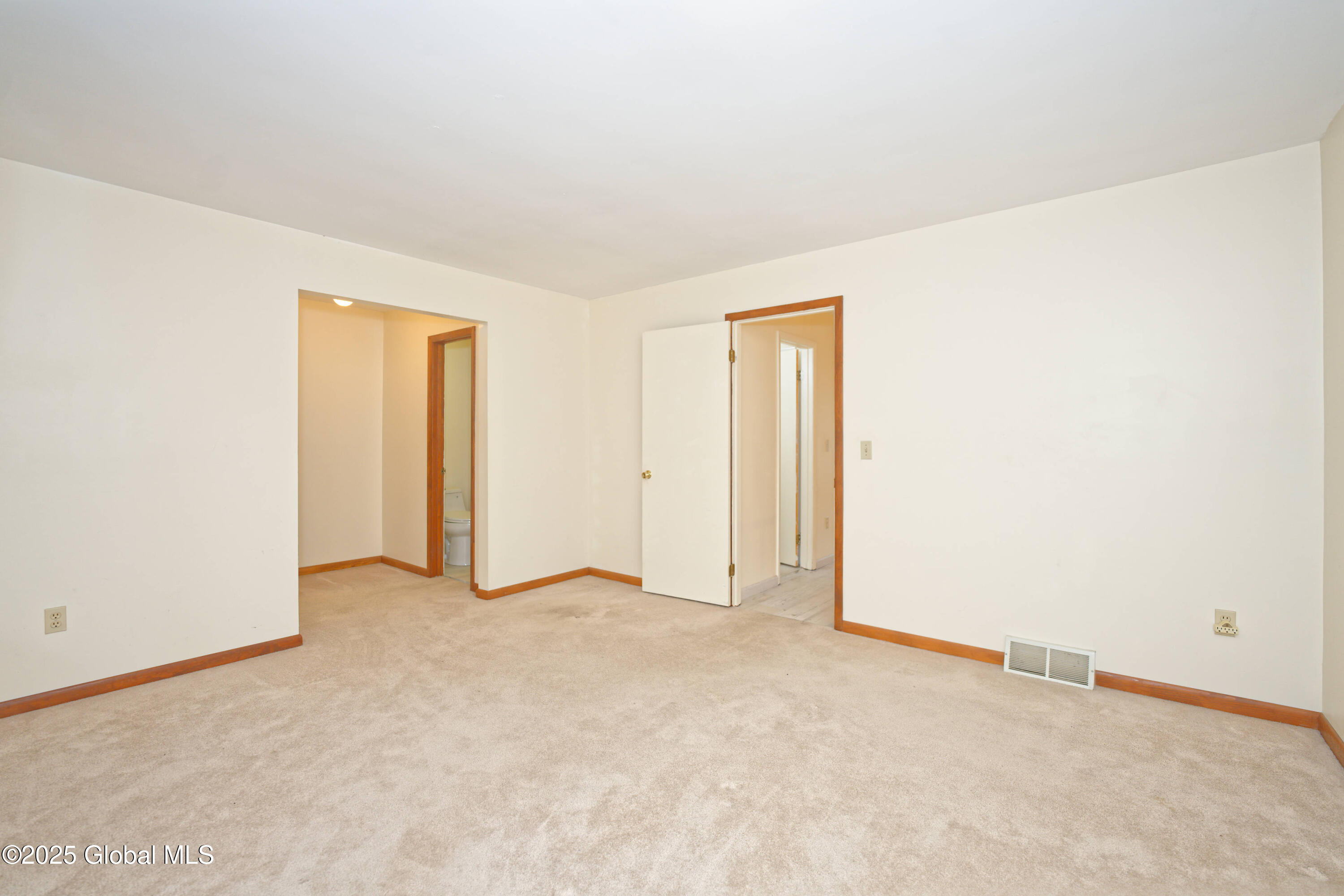 69 Brenden Court, Clifton Park, New York image 20