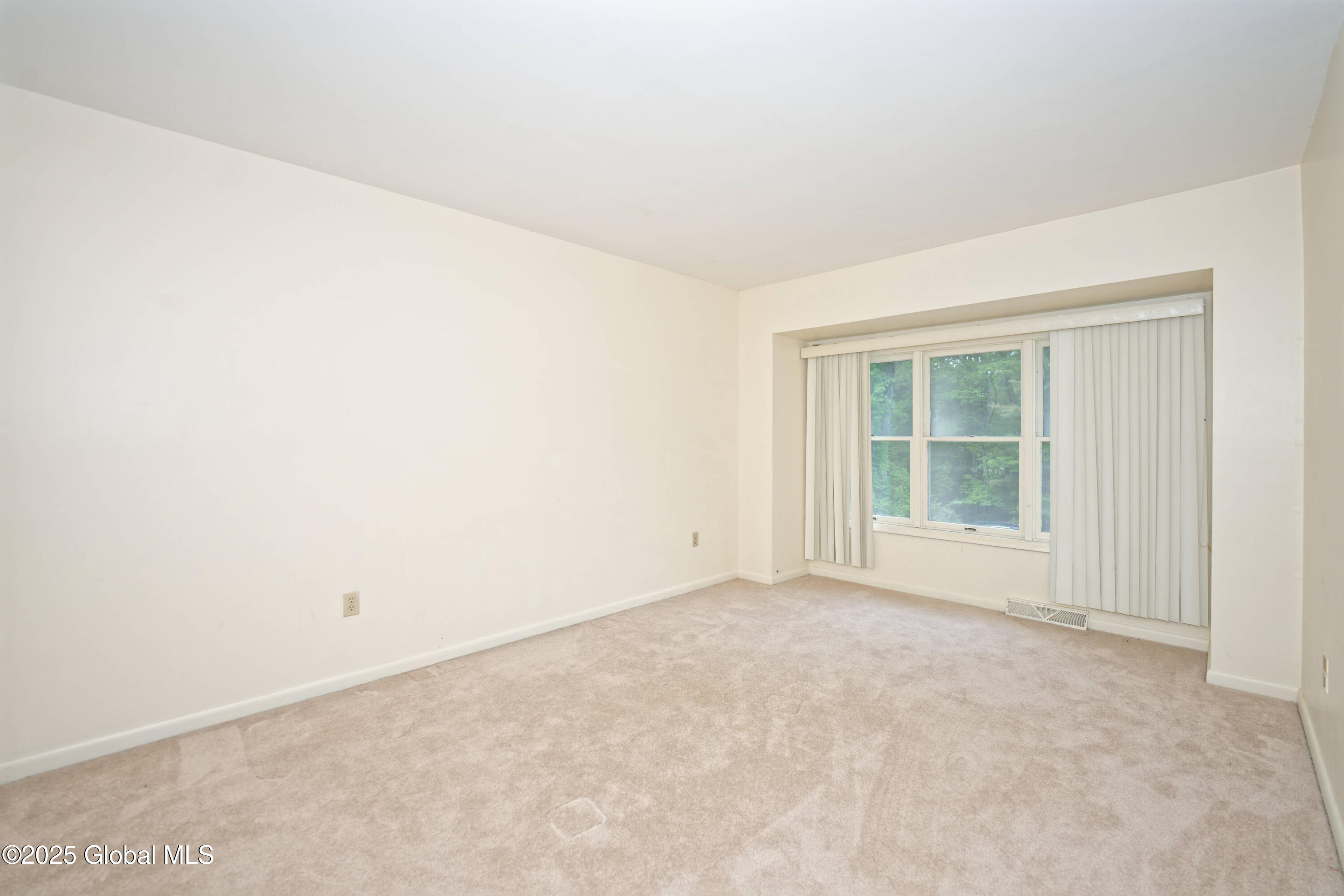 69 Brenden Court, Clifton Park, New York image 25