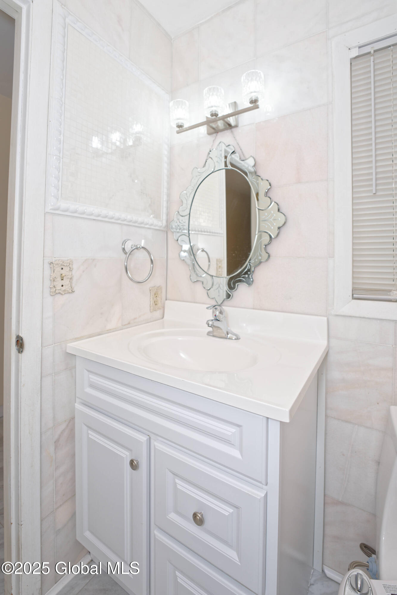69 Brenden Court, Clifton Park, New York image 27