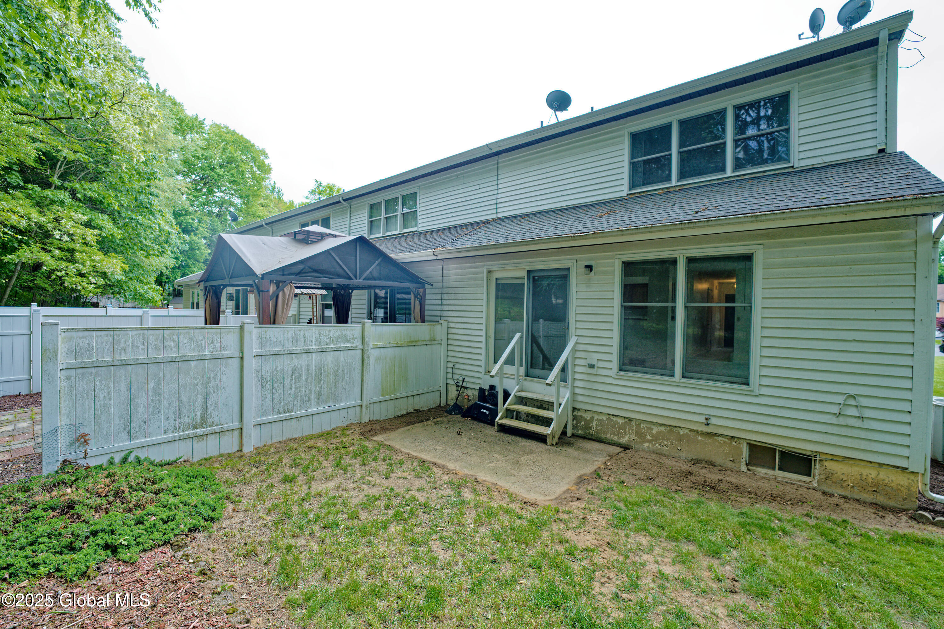 69 Brenden Court, Clifton Park, New York image 35