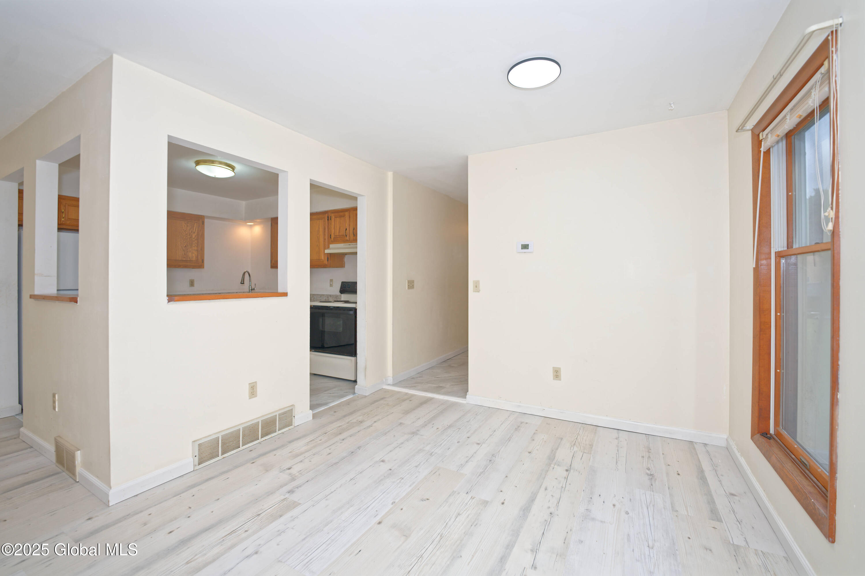 69 Brenden Court, Clifton Park, New York image 7
