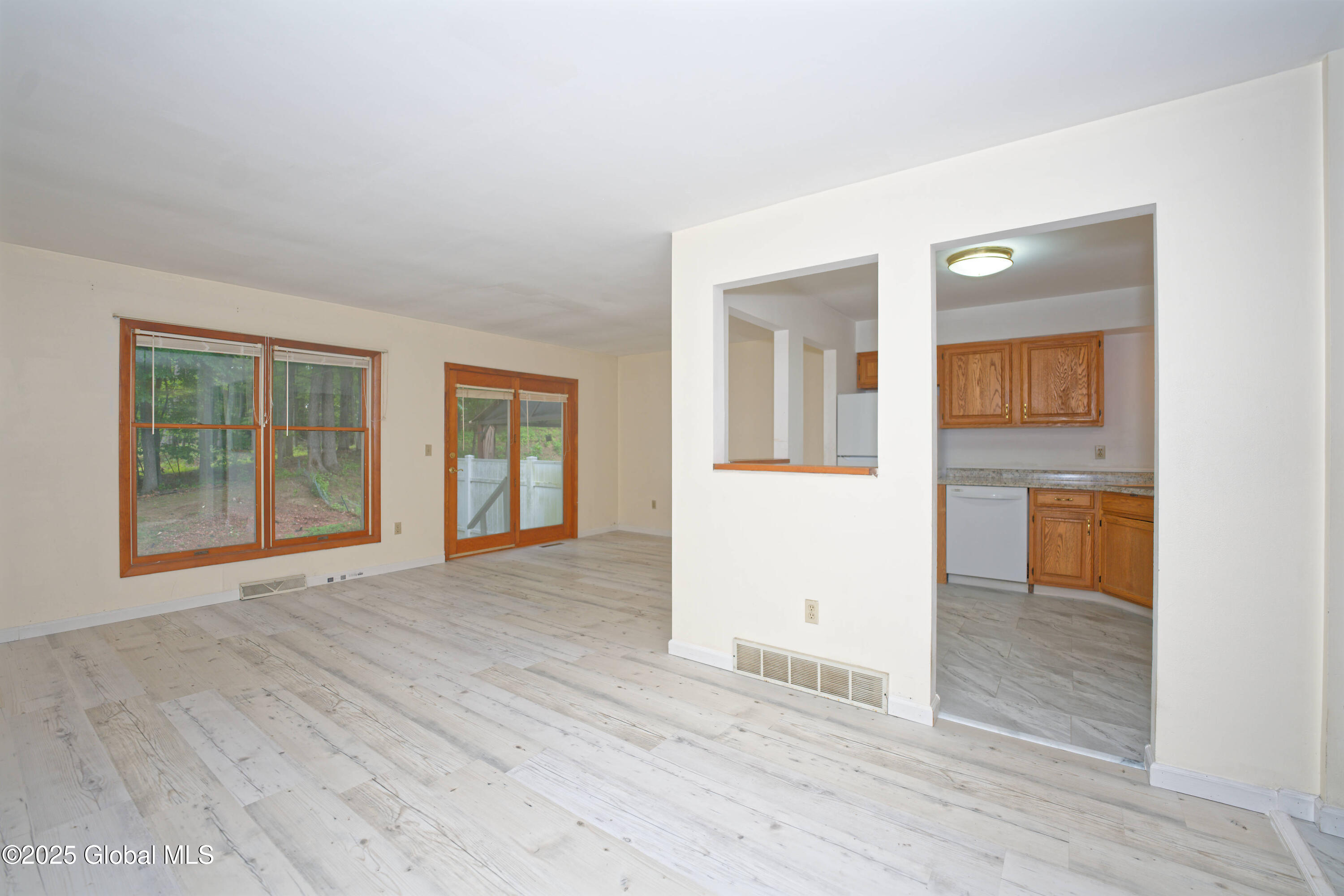 69 Brenden Court, Clifton Park, New York image 6