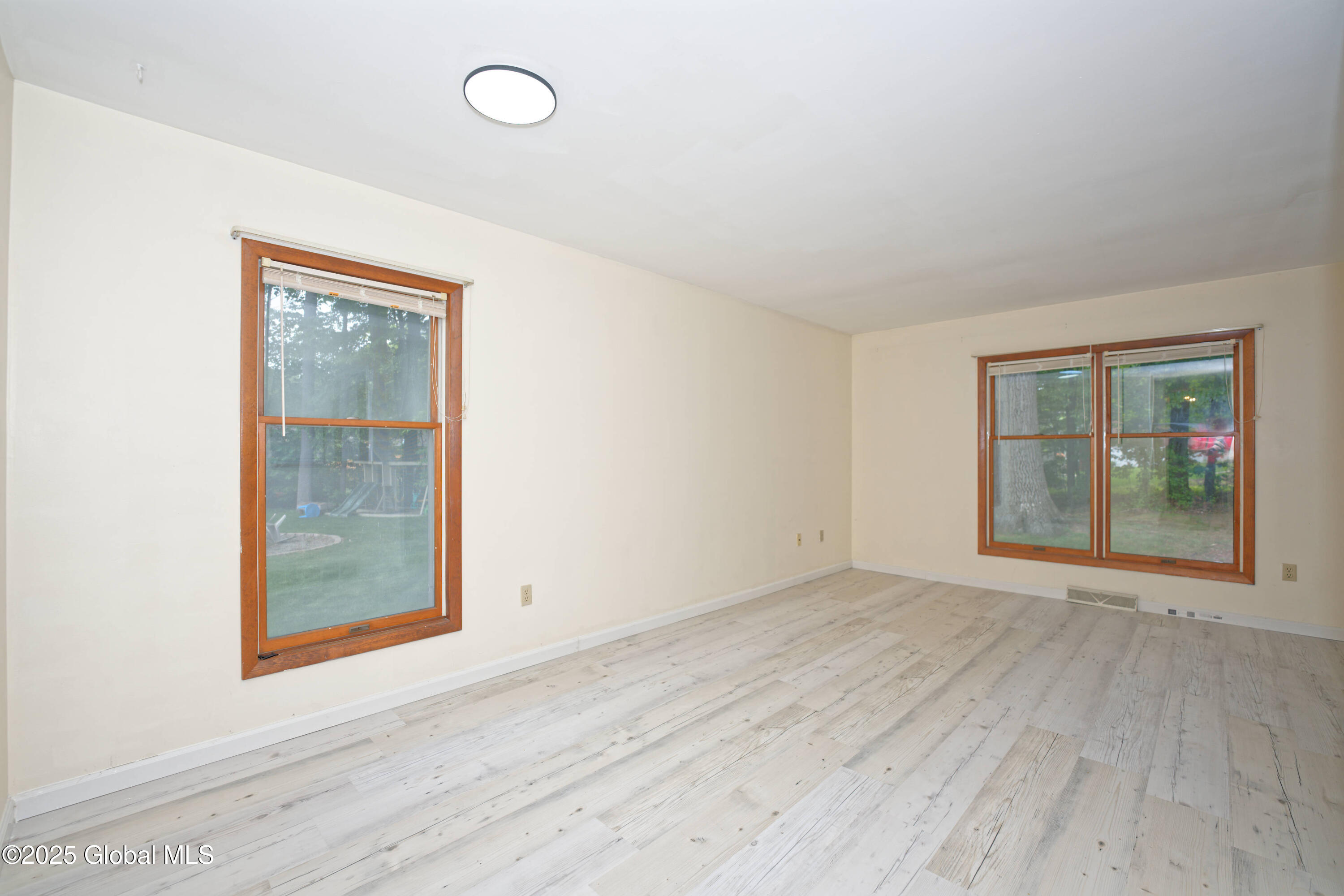 69 Brenden Court, Clifton Park, New York image 5