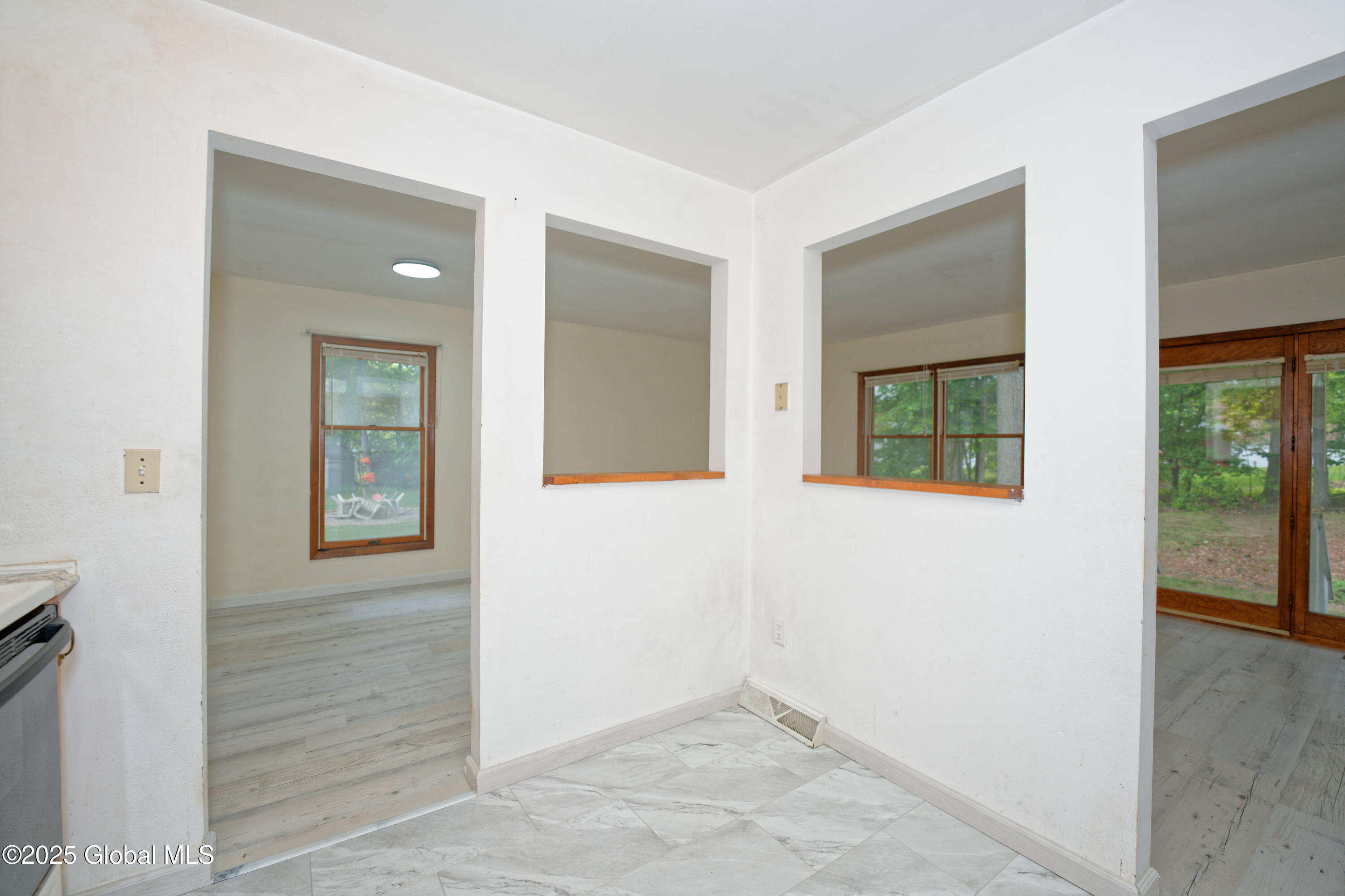 69 Brenden Court, Clifton Park, New York image 16
