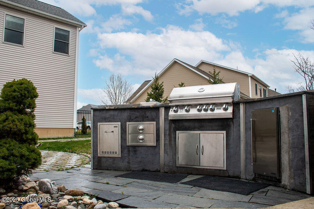 20 Fort Vaux Lane, Latham, New York image 24