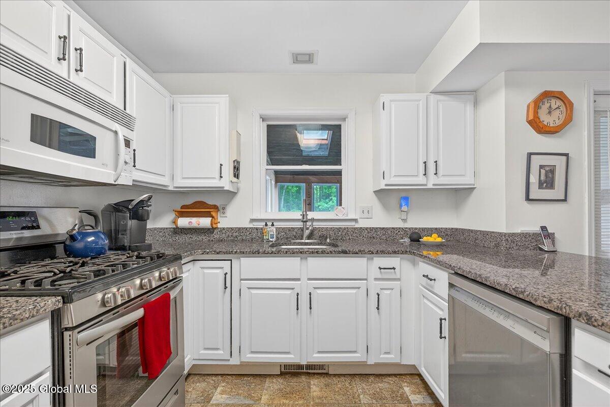 64 Boylston Drive, Delmar, New York image 6