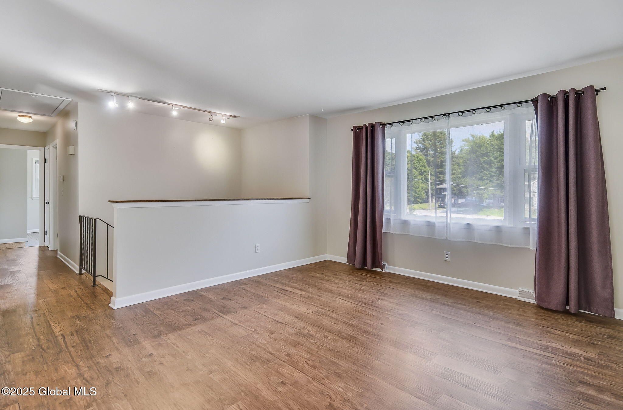 23 Hialeah Drive, Troy, New York image 8