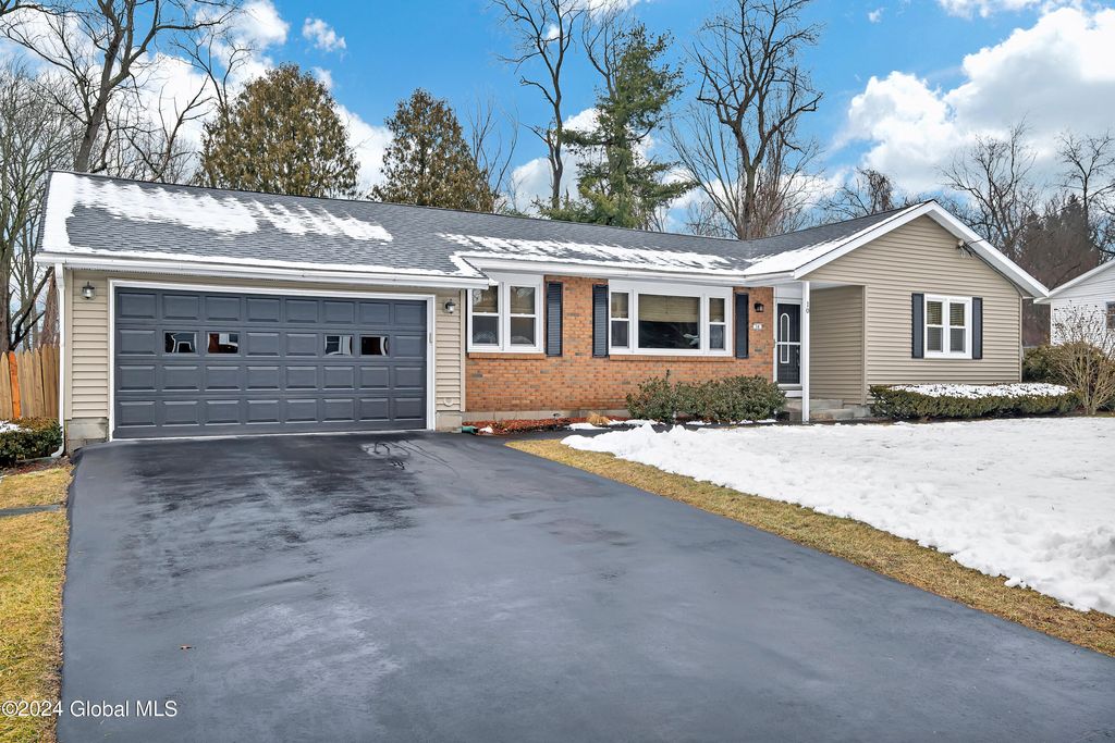 10 Danielwood Dr, Loudonville, NY 12211, MLS 202411799 Howard Hanna