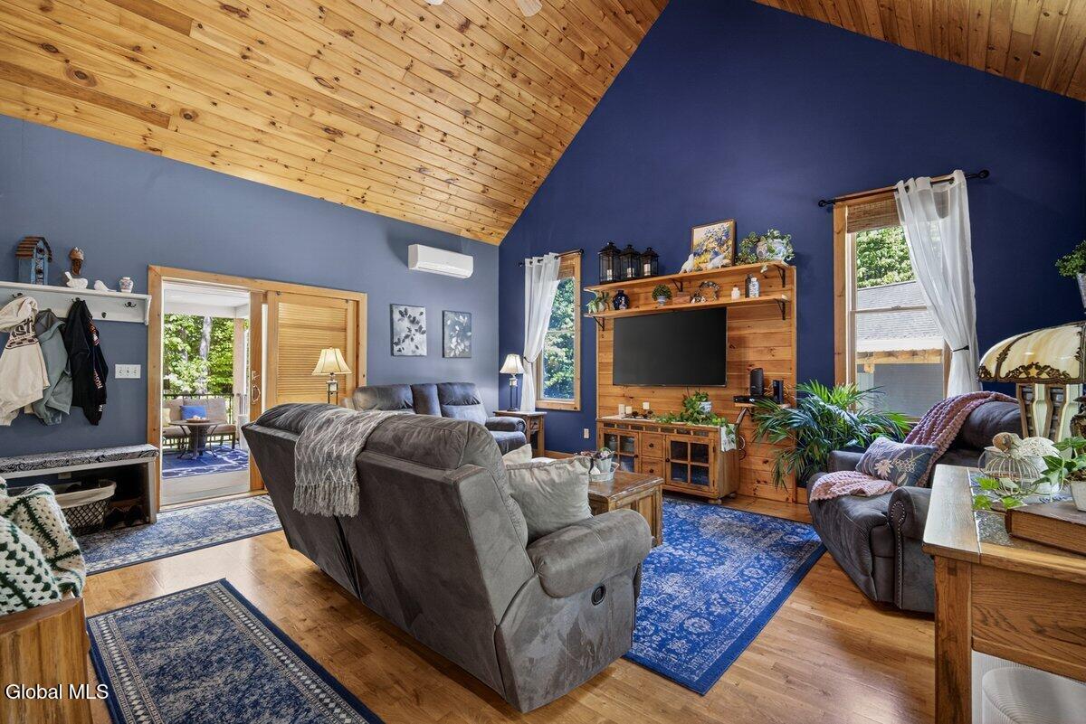 8 Hemlock Drive