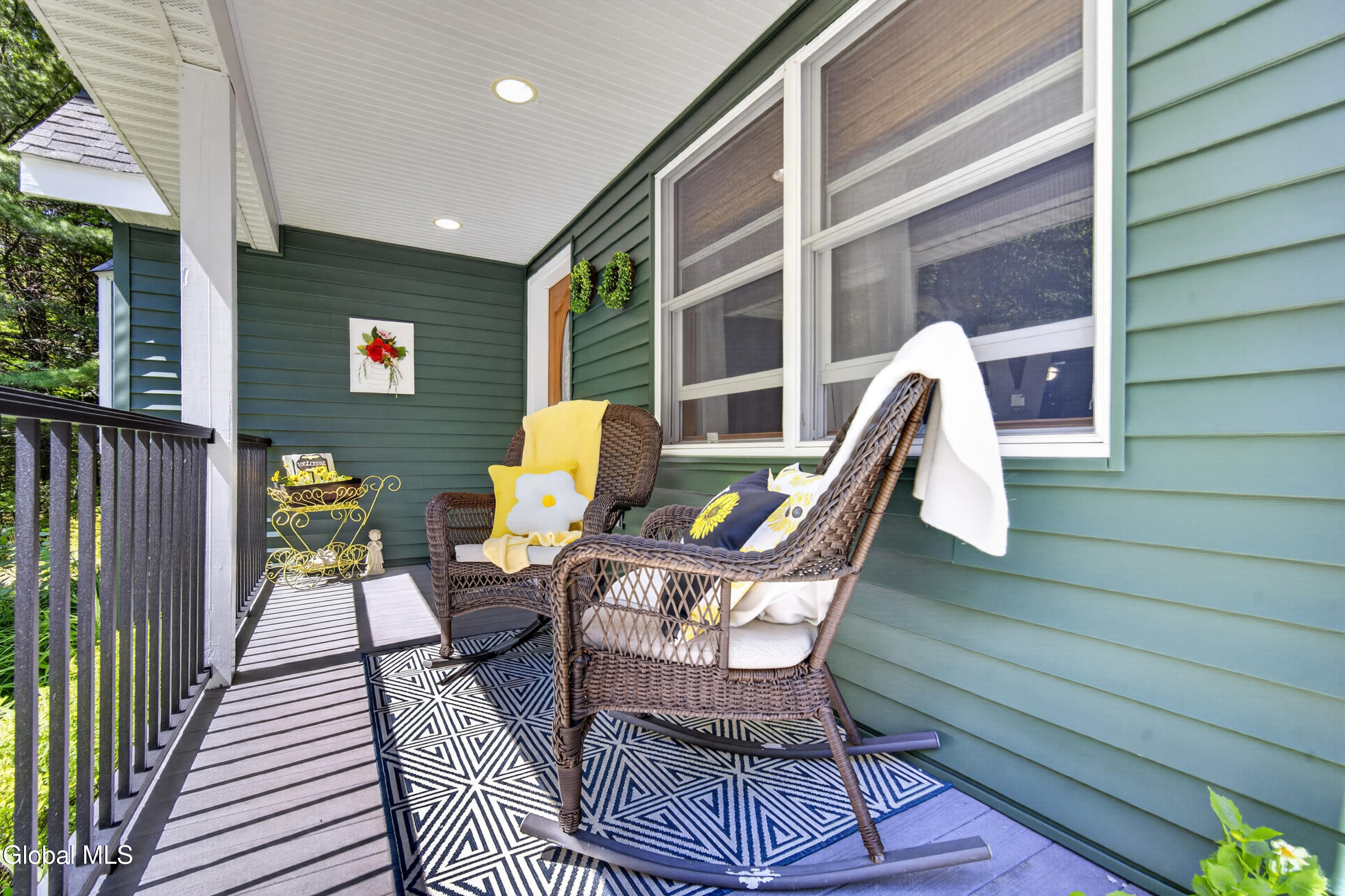 8 Hemlock Drive