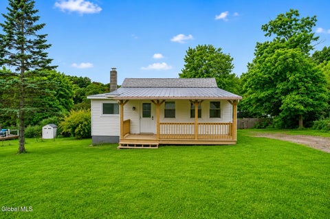 Photo of 23 Oberlook Avenue, Rensselaer, NY 12198 (MLS # 202623452)
