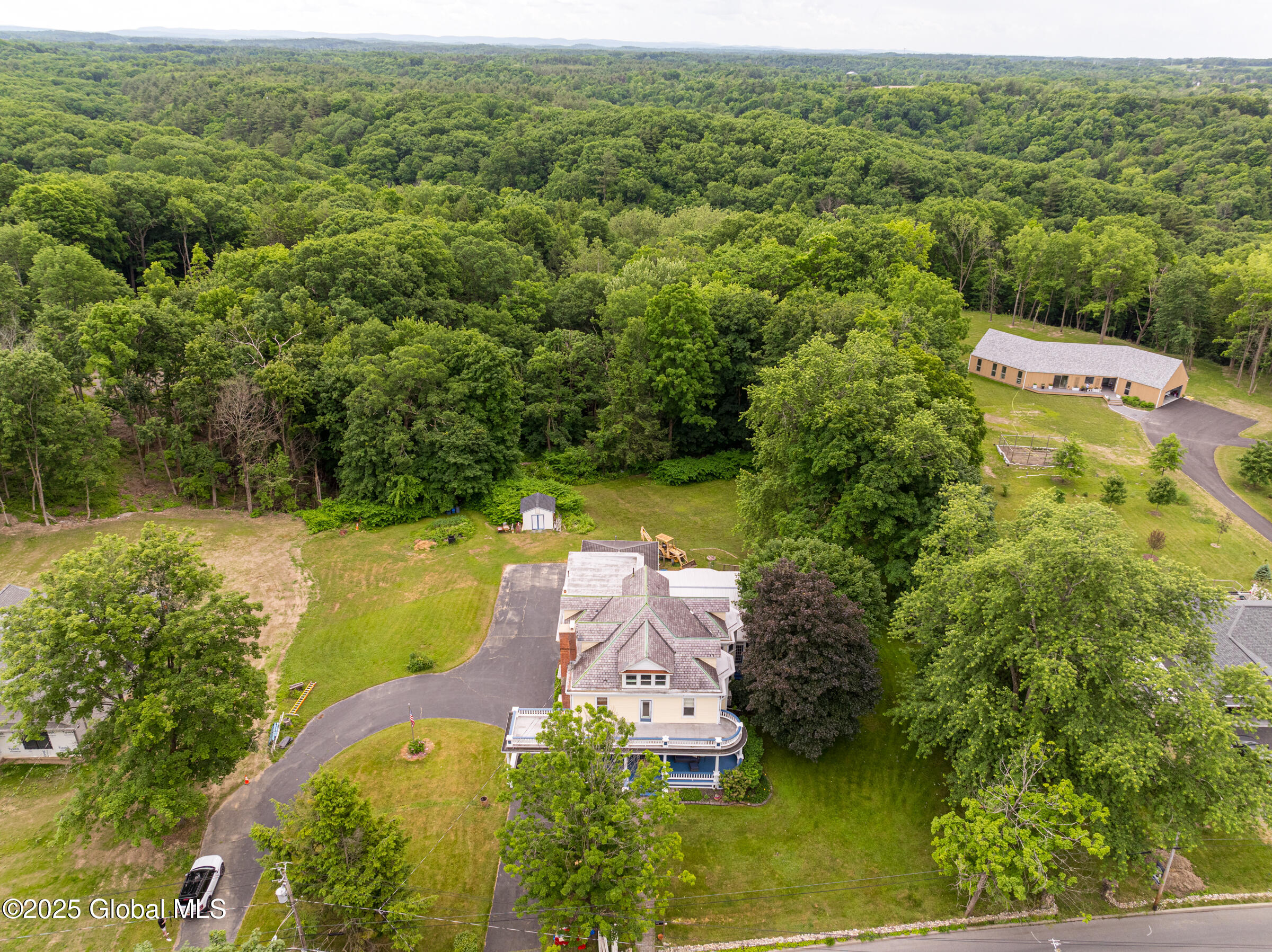 110 Green, Castleton On Hudson, New York image 3